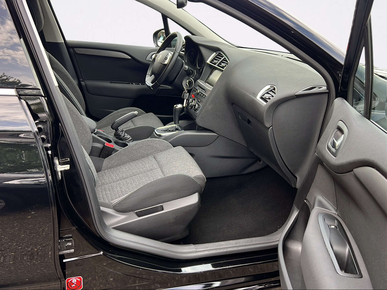 CITROEN C4 1.2 Pure Tech Feel Edition Automatic-image-9