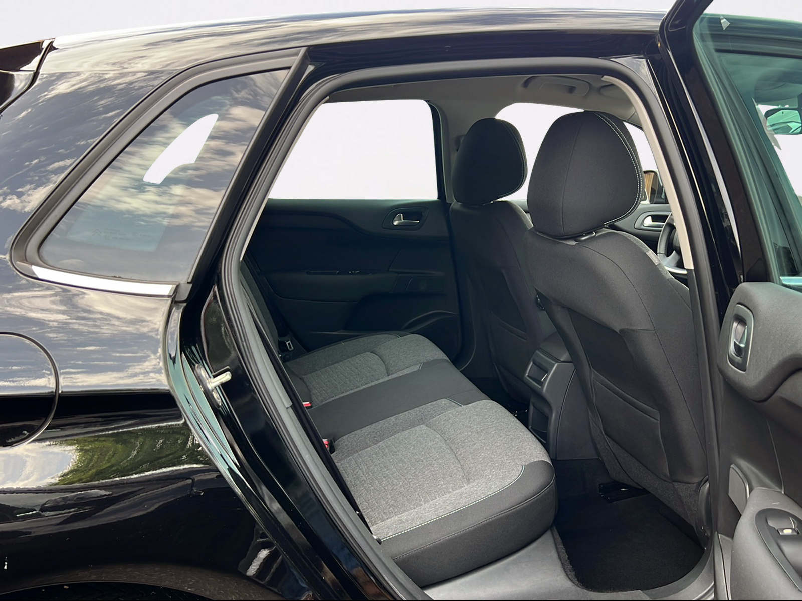 CITROEN C4 1.2 Pure Tech Feel Edition Automatic-image-11
