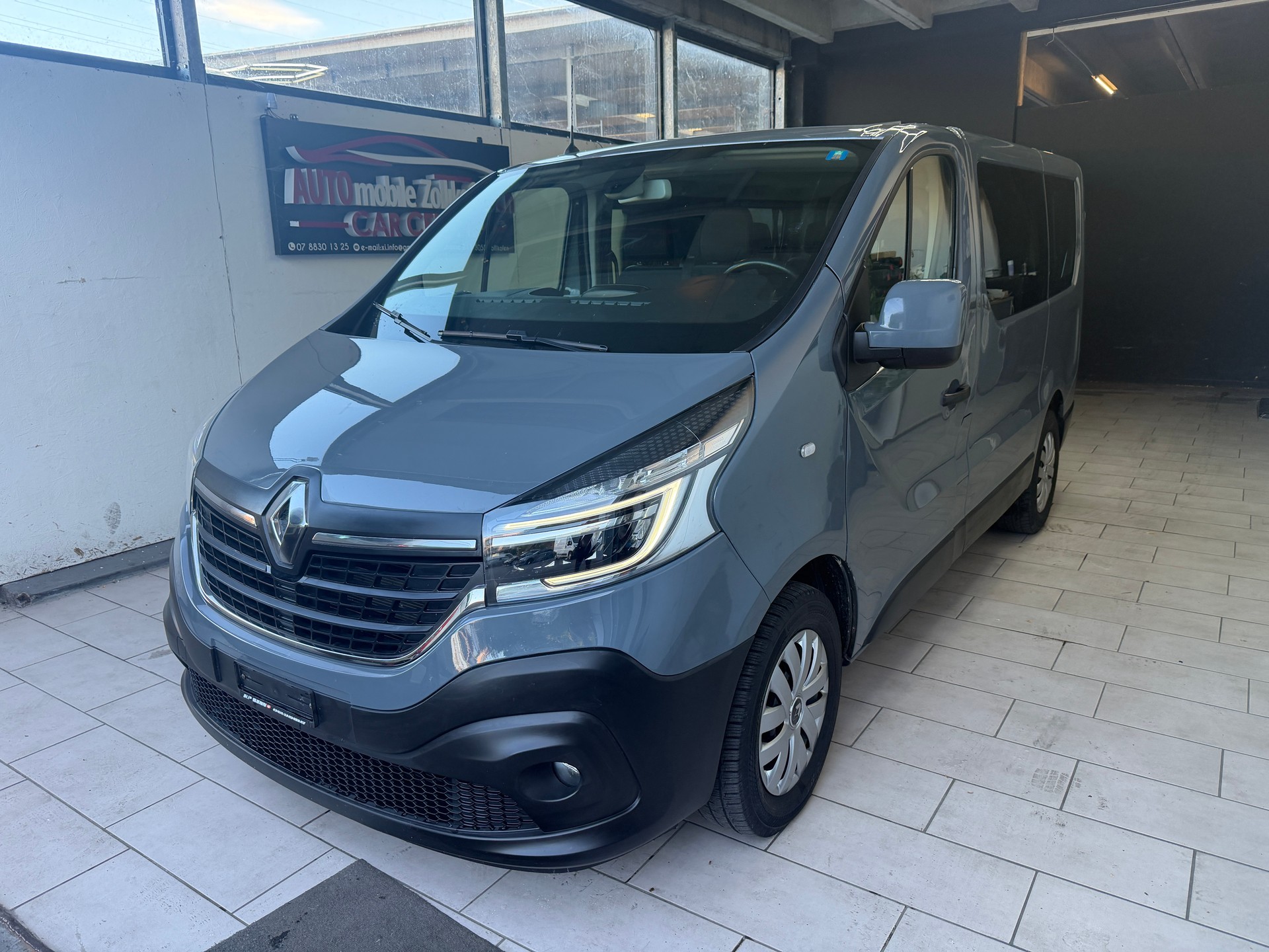 RENAULT Trafic Blue dCi 145 EDC Passenger Business