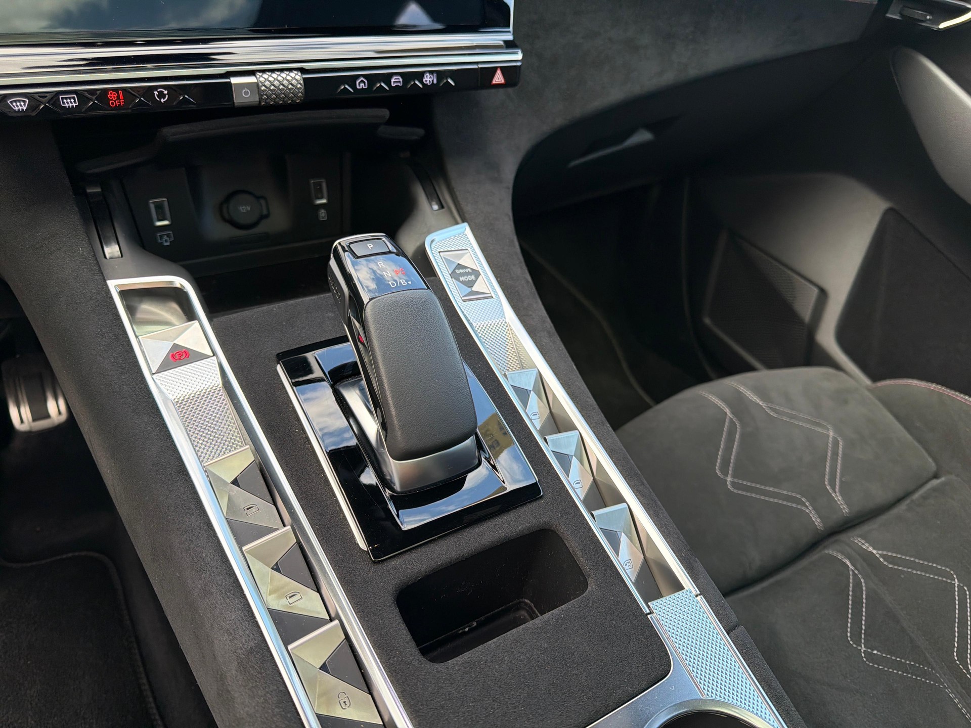DS AUTOMOBILES 7 1.6 E-Tense Pallas 4x4-image-5