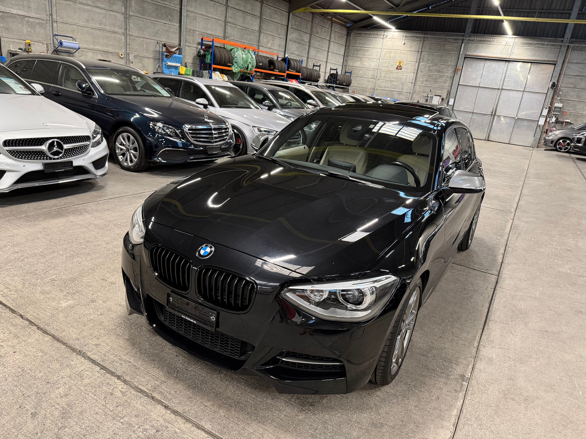 BMW M135i xDrive Steptronic-image-9