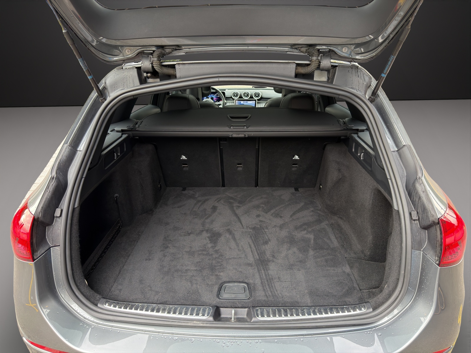 MERCEDES-BENZ C 220 d T 4Matic AMG Line-image-13