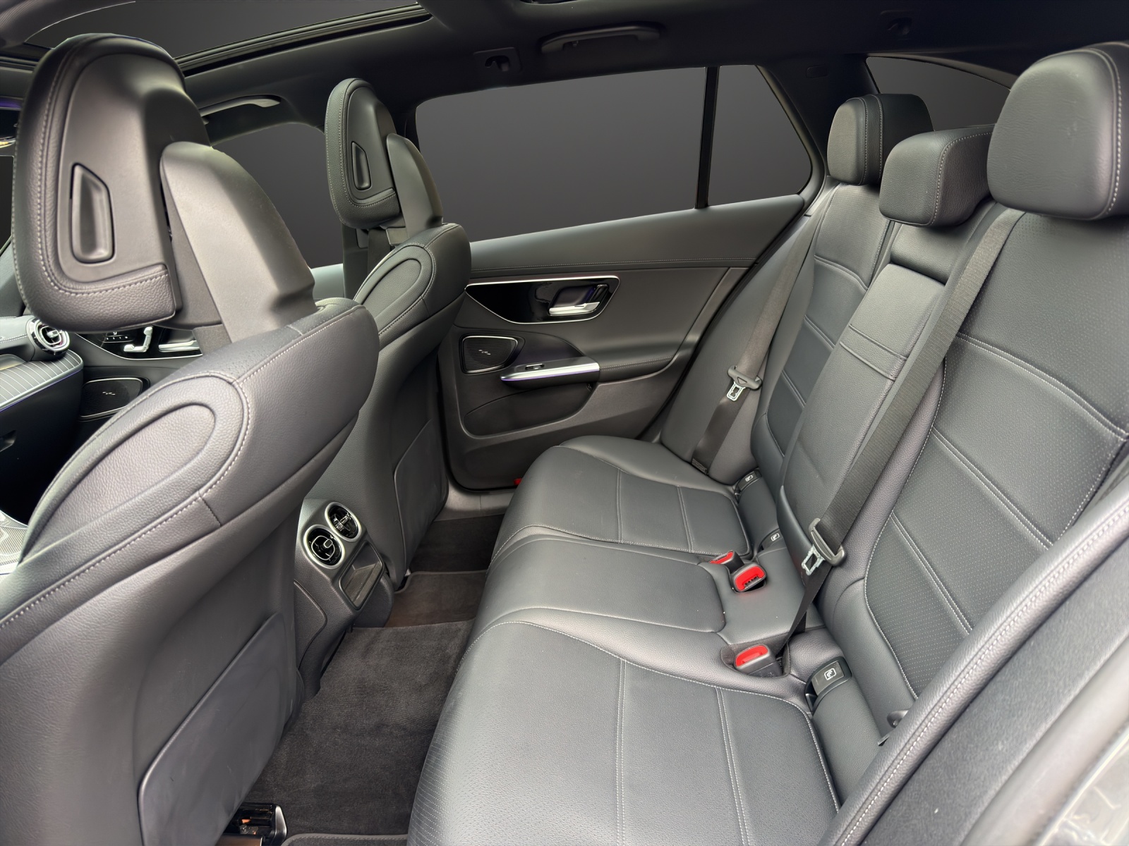 MERCEDES-BENZ C 220 d T 4Matic AMG Line-image-11