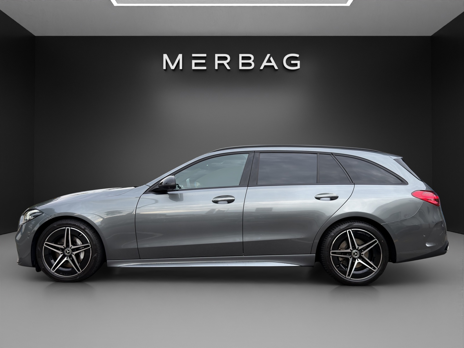MERCEDES-BENZ C 220 d T 4Matic AMG Line-image-5