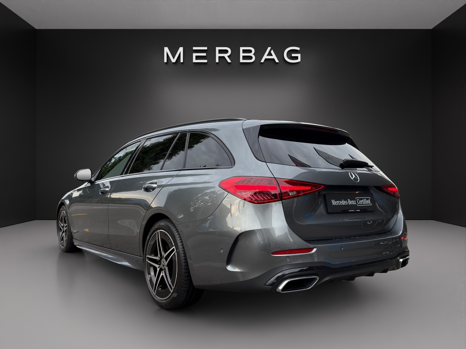 MERCEDES-BENZ C 220 d T 4Matic AMG Line-image-4
