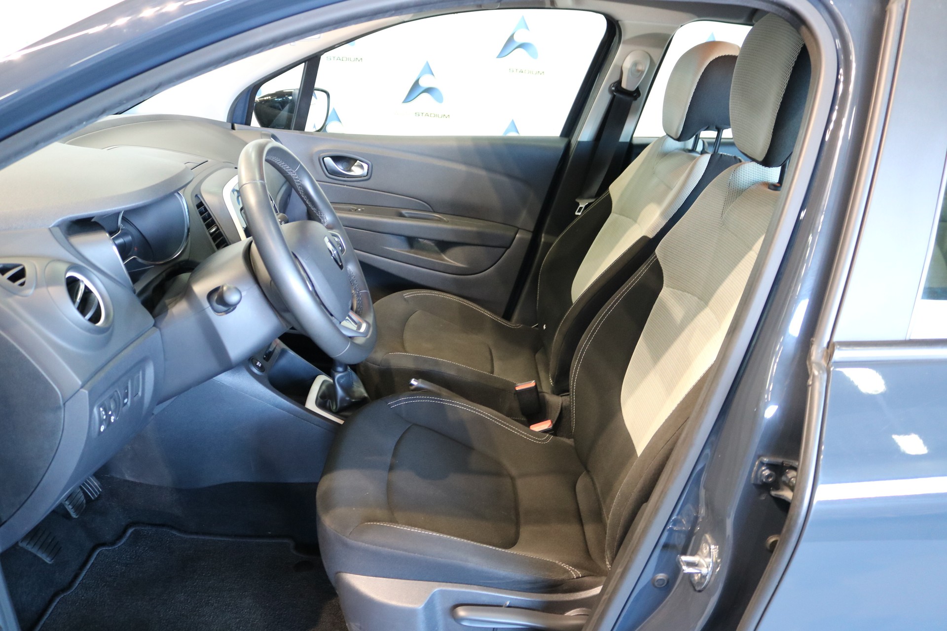 RENAULT Captur 0.9 12V Zen-showroom-element-3