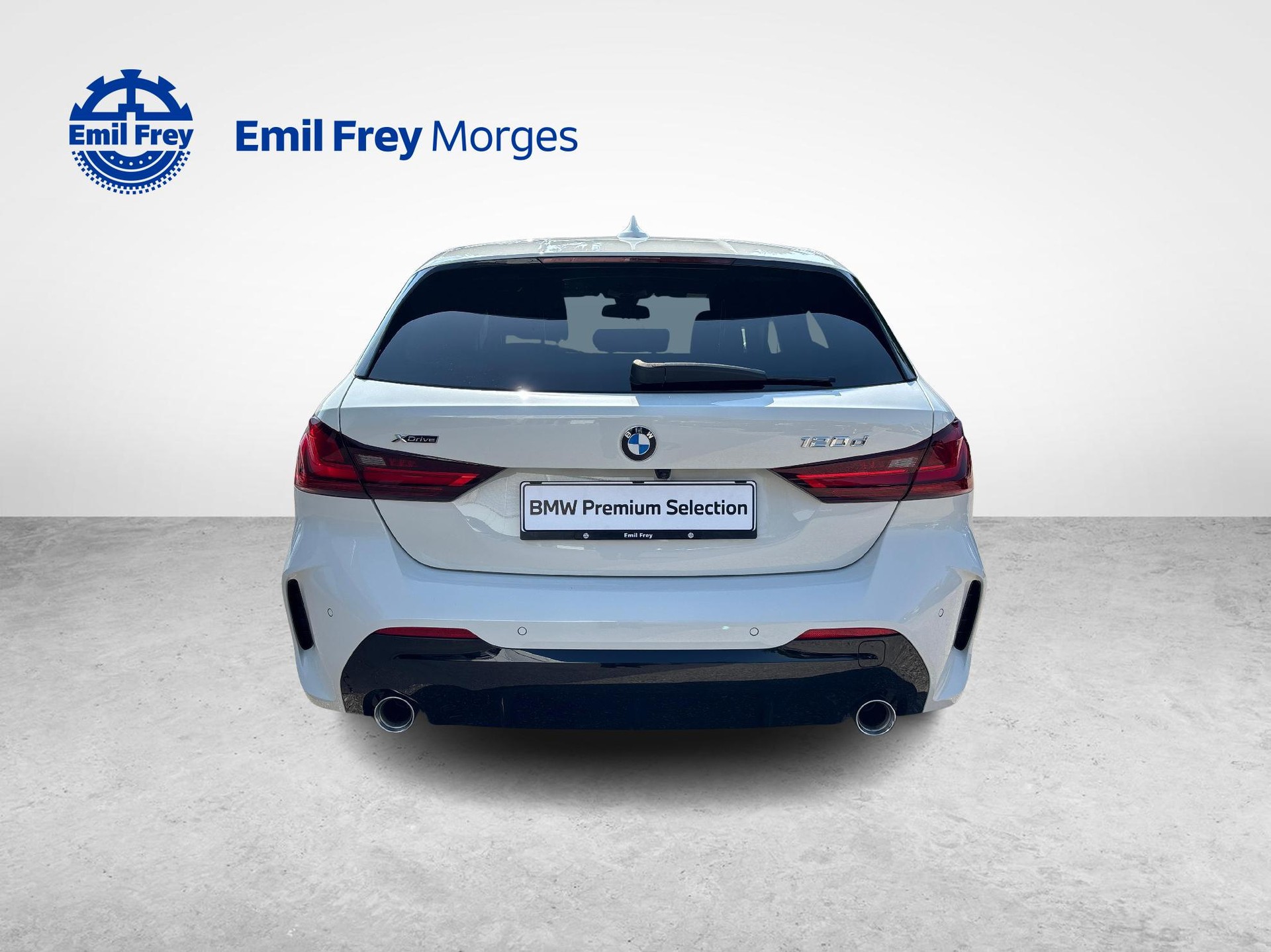 BMW 120d xDrive M-Sport-showroom-element-3