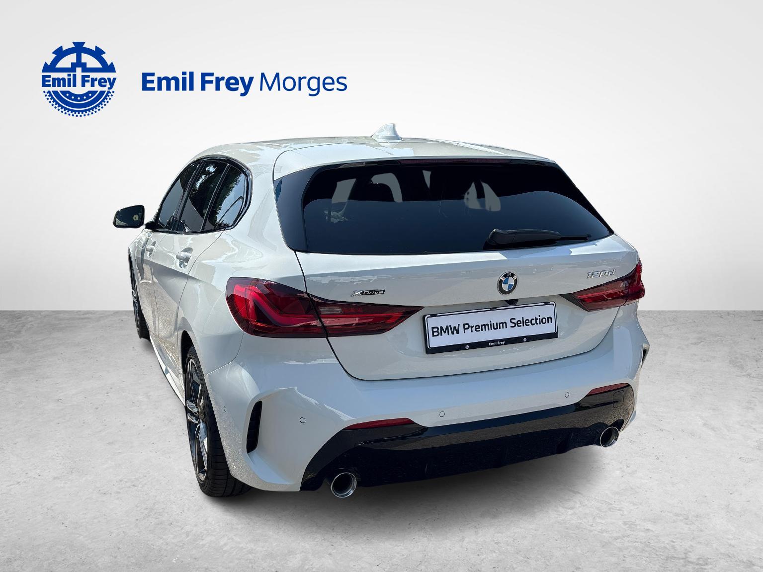 BMW 120d xDrive M-Sport-showroom-element-2