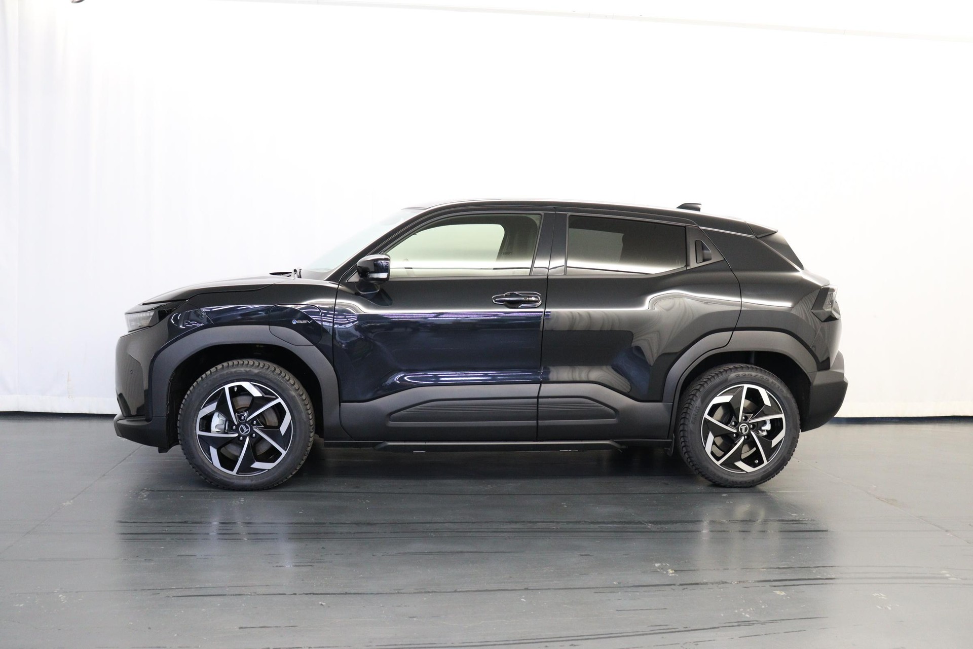 TOYOTA Urban Cruiser Comfort-showroom-element-3