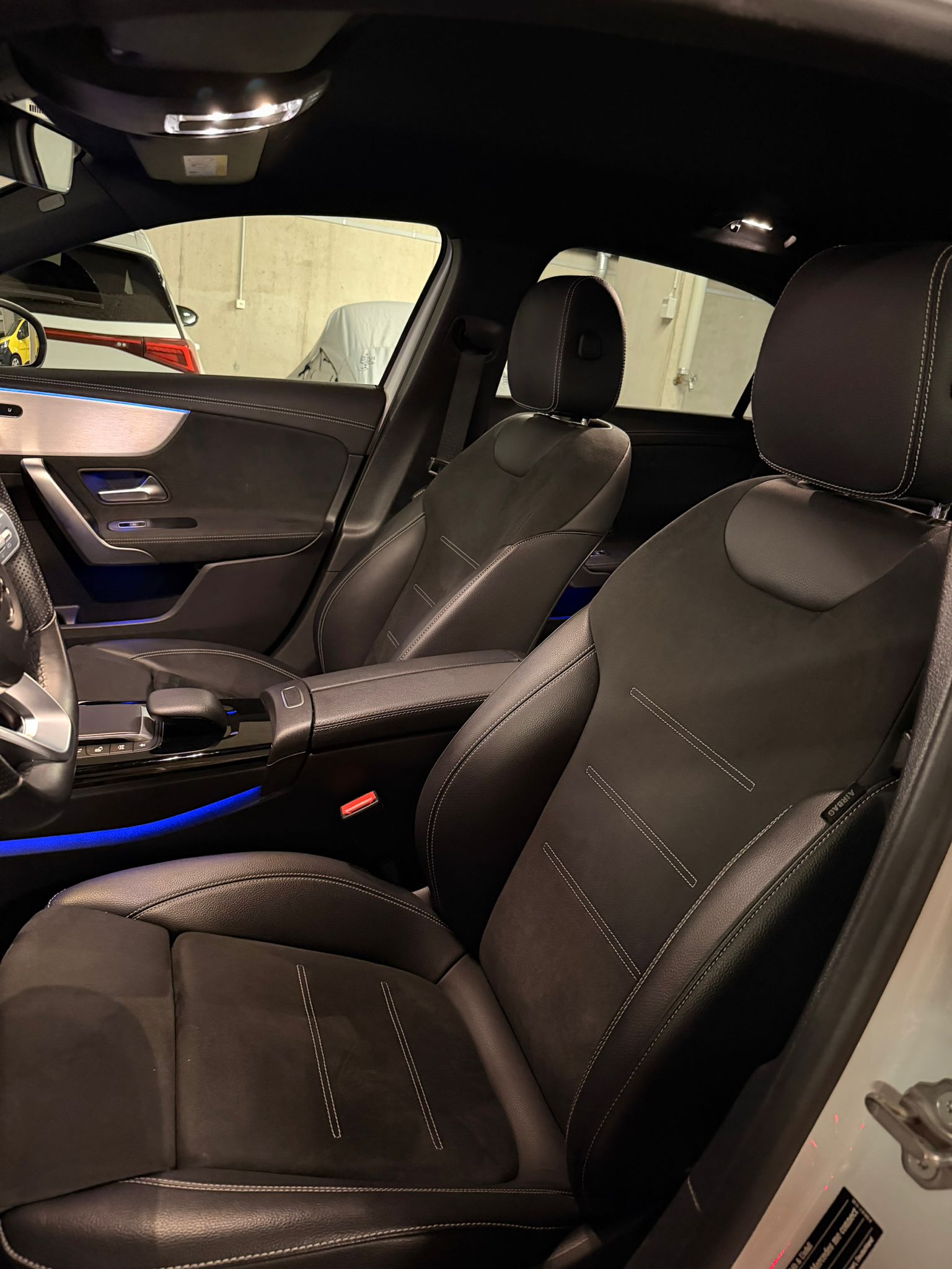 MERCEDES-BENZ A 250 e AMG Line-image-6