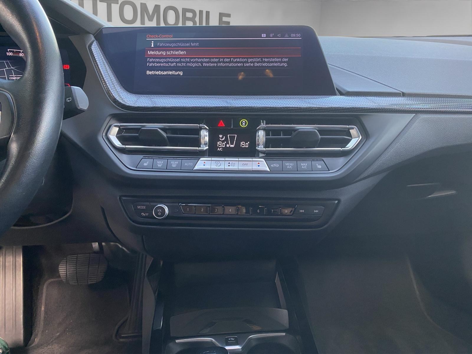 BMW 118i-image-10
