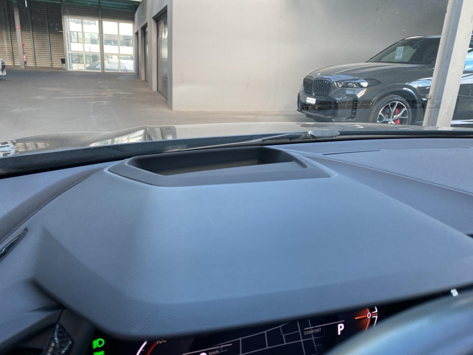 BMW 118i-image-13