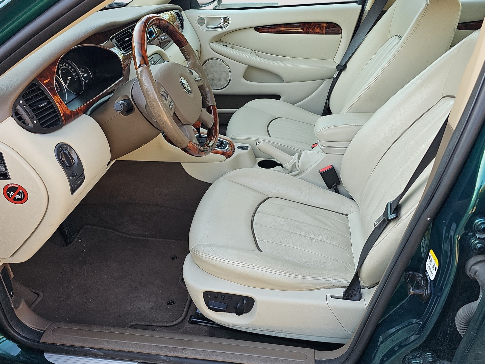 JAGUAR X-Type 3.0 V6 Traction4 Sovereign Anniv. Pack Aut.-image-7