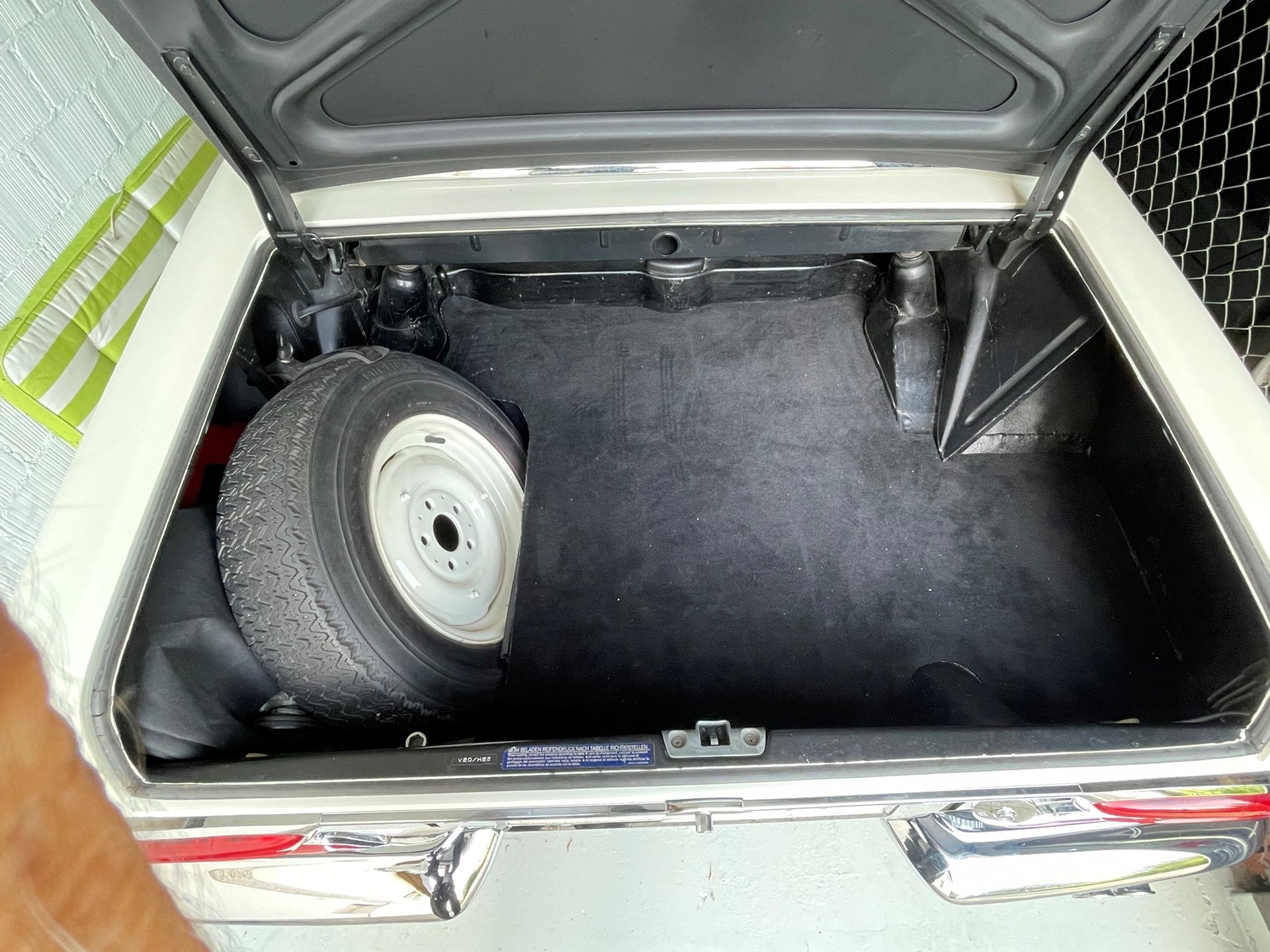 MERCEDES-BENZ 230 Pagode-image-16