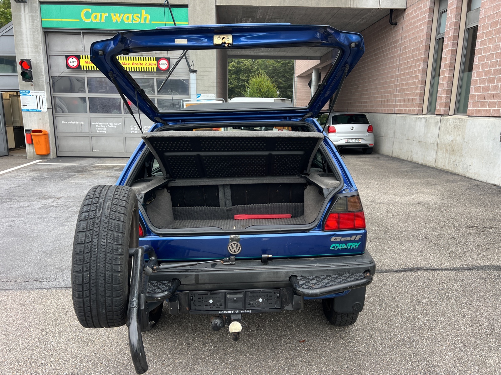 VW Country-image-9