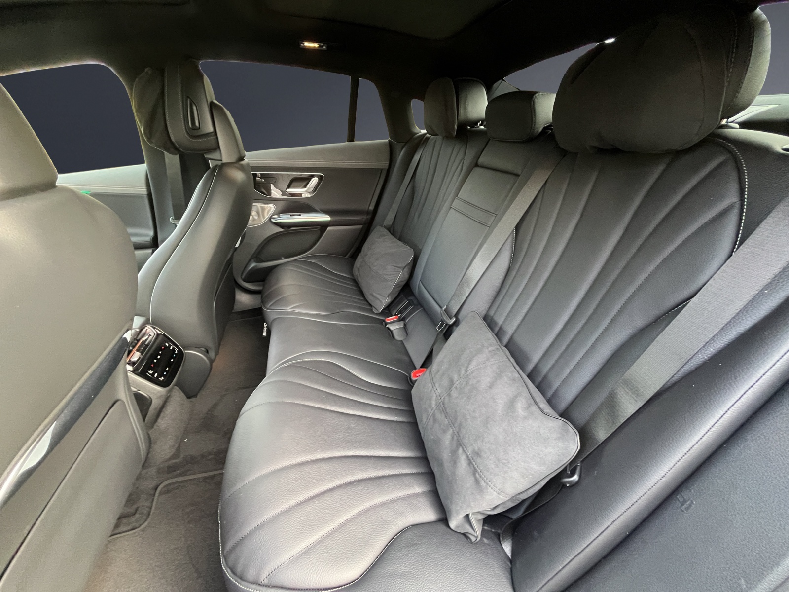 MERCEDES-BENZ EQE 350 4 Matic Exe. Ed.-image-15