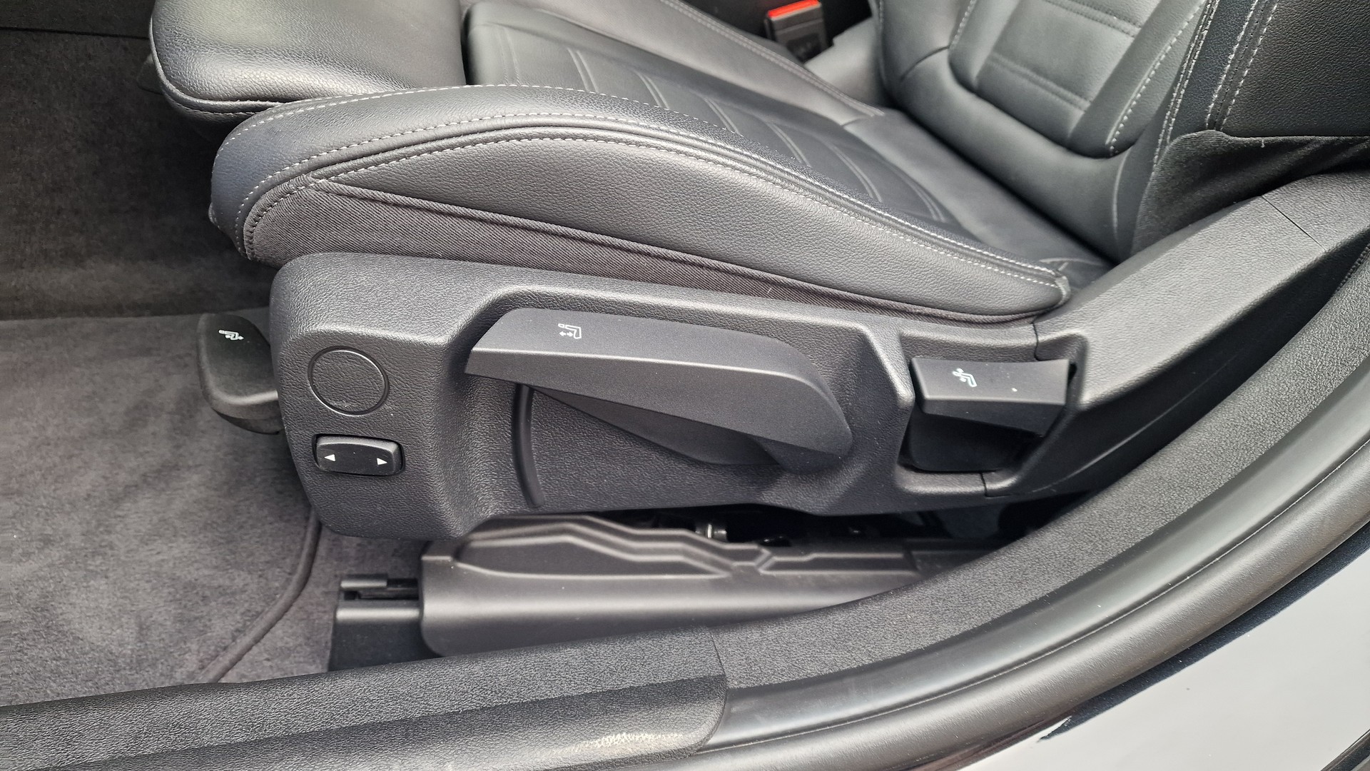 BMW M340i xDrive-image-10