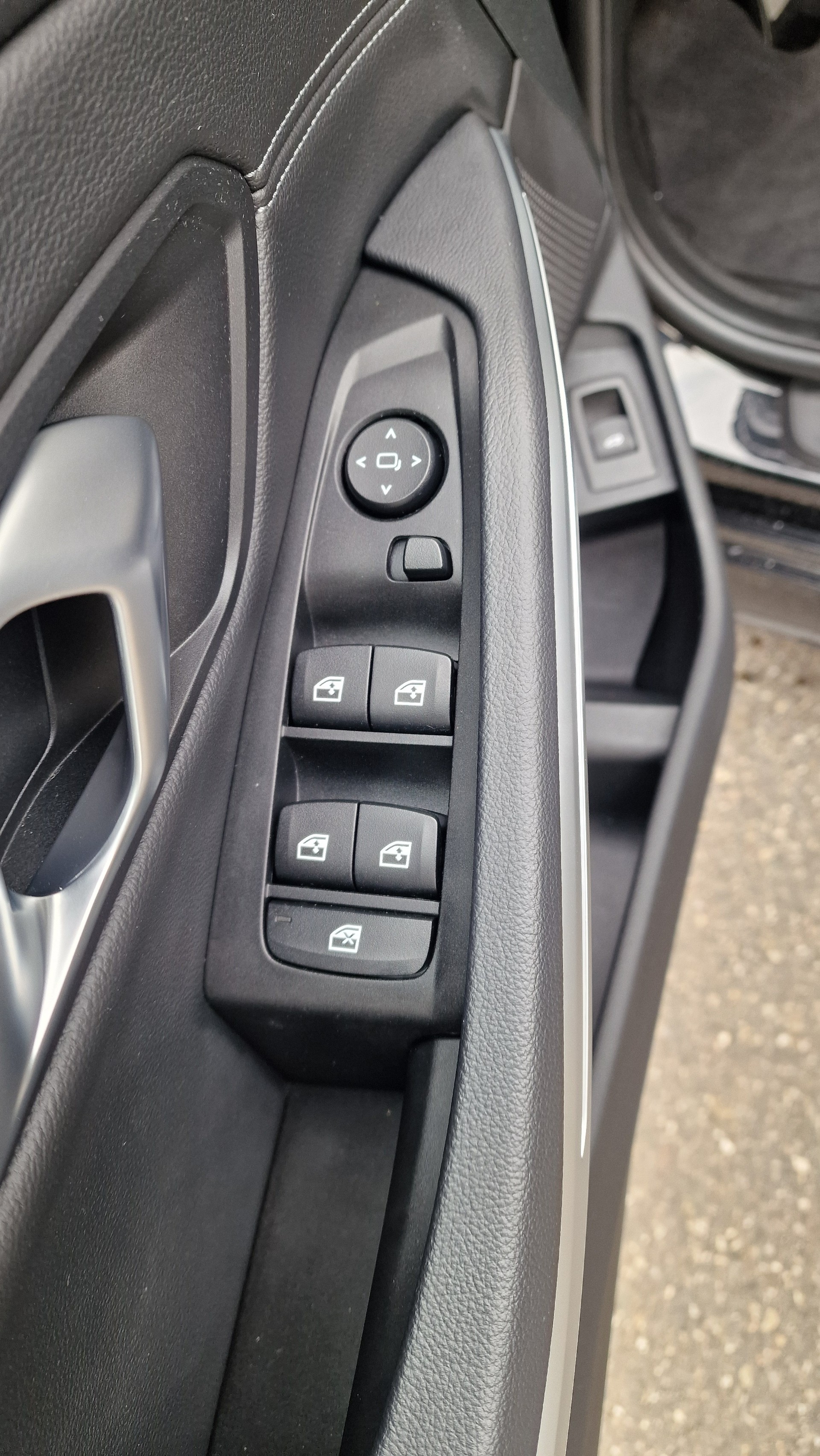 BMW M340i xDrive-image-12