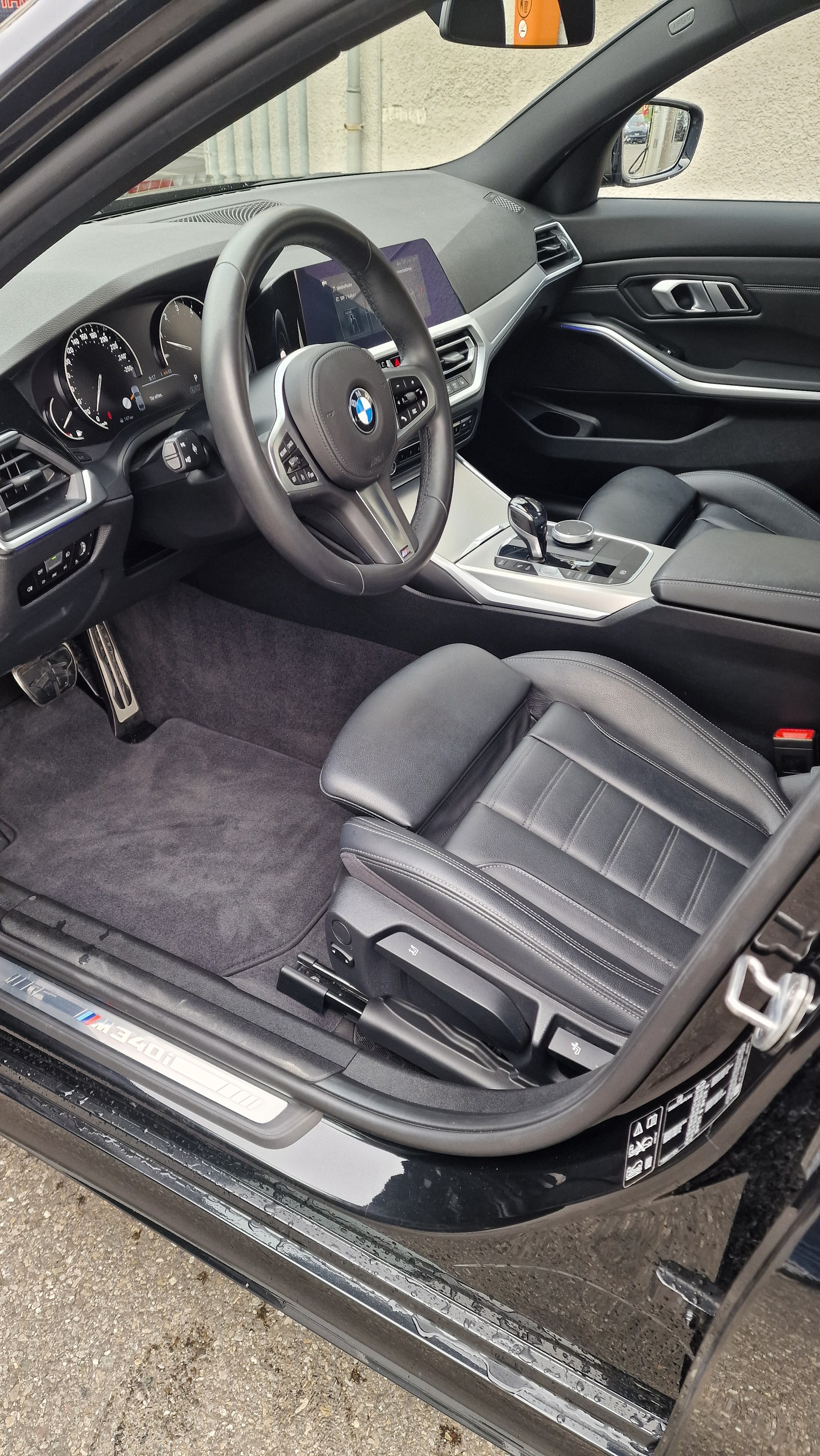 BMW M340i xDrive-image-8