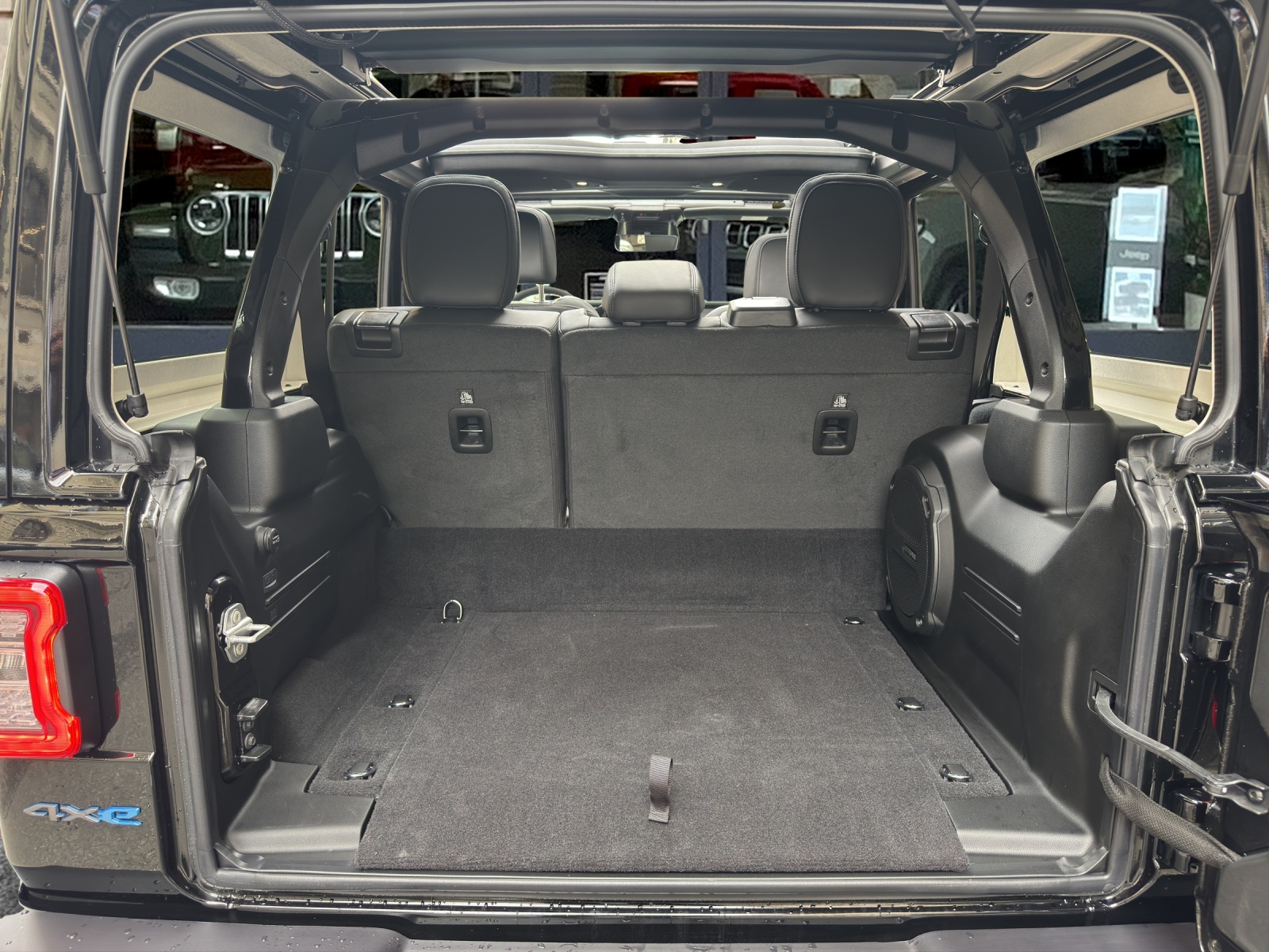 JEEP Wrangler 2.0 PHEV Unlimited Rubicon Automatic Soft Top-image-17
