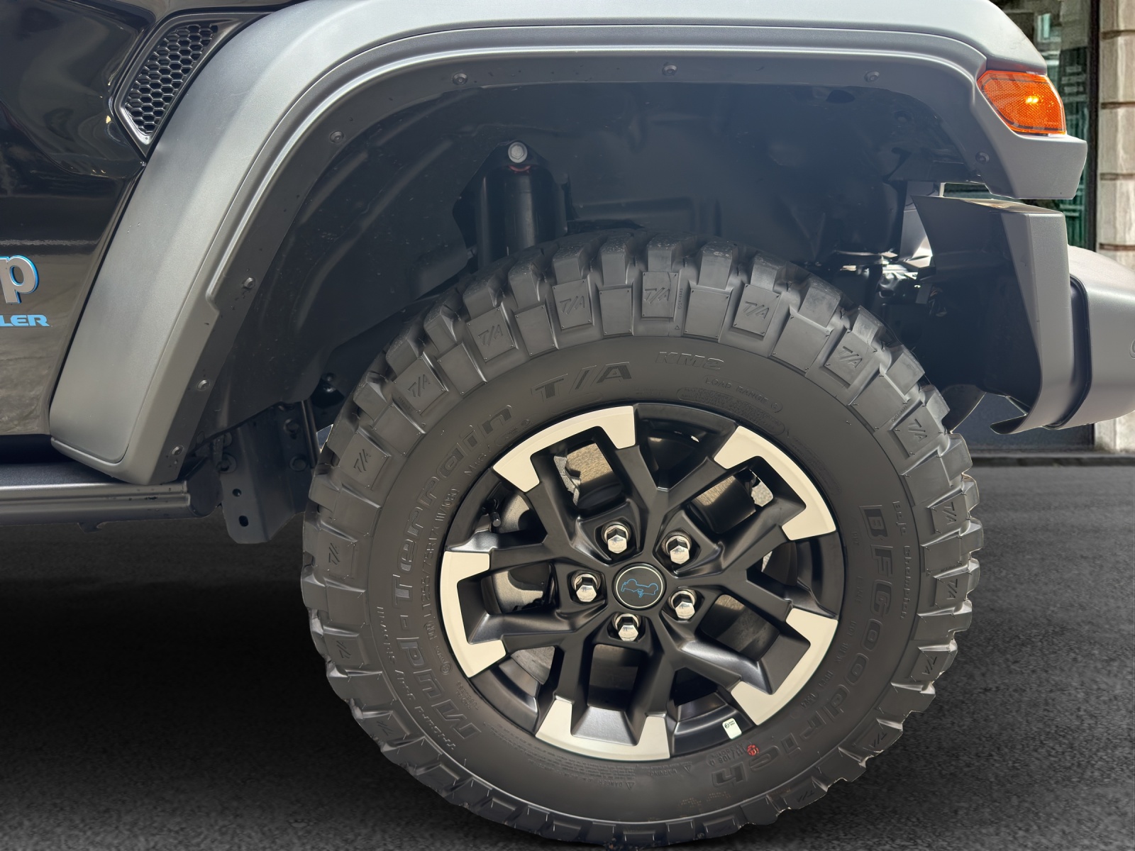 JEEP Wrangler 2.0 PHEV Unlimited Rubicon Automatic Soft Top-image-22
