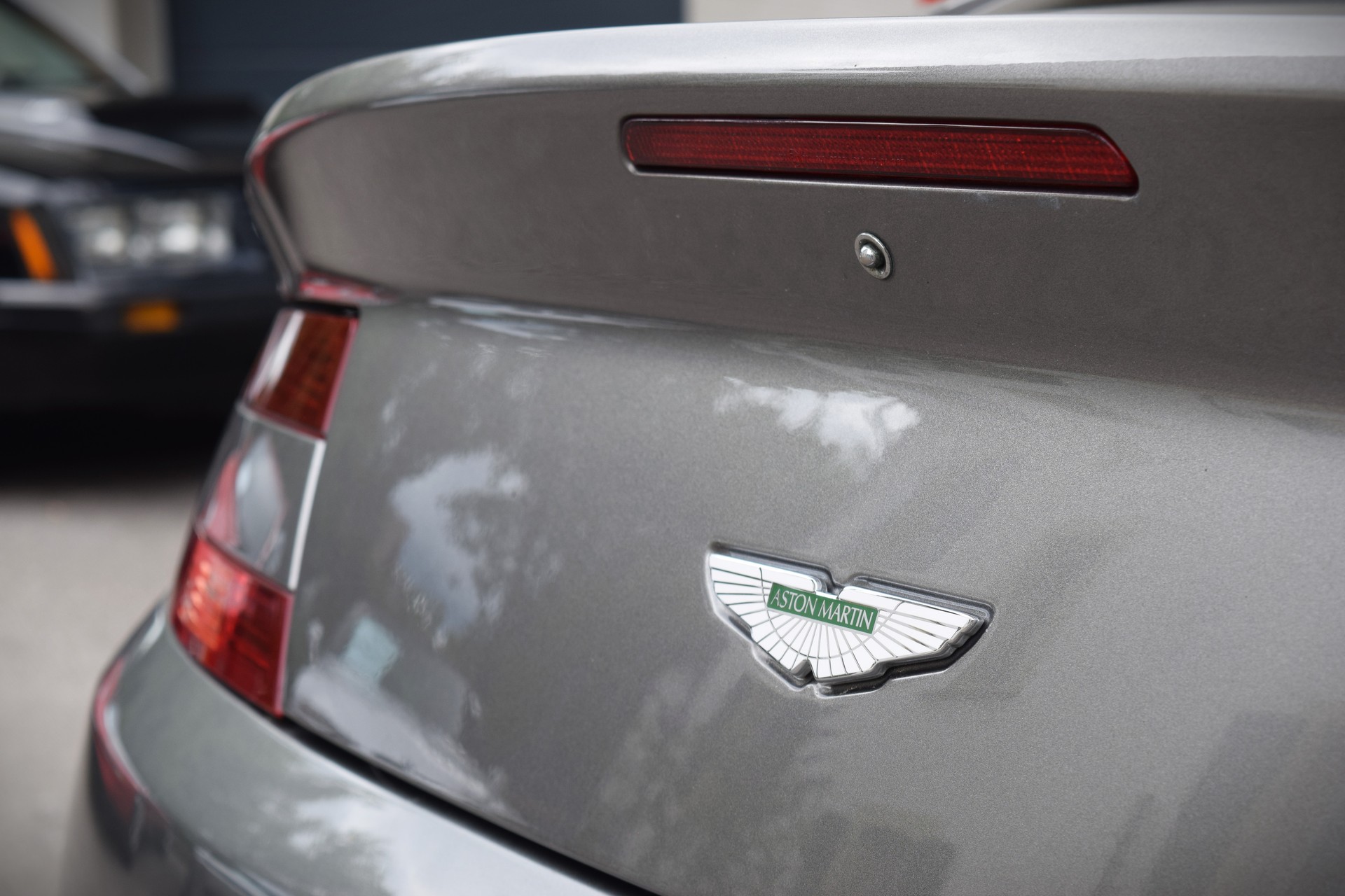 ASTON MARTIN V8 Vantage 4.3-image-10