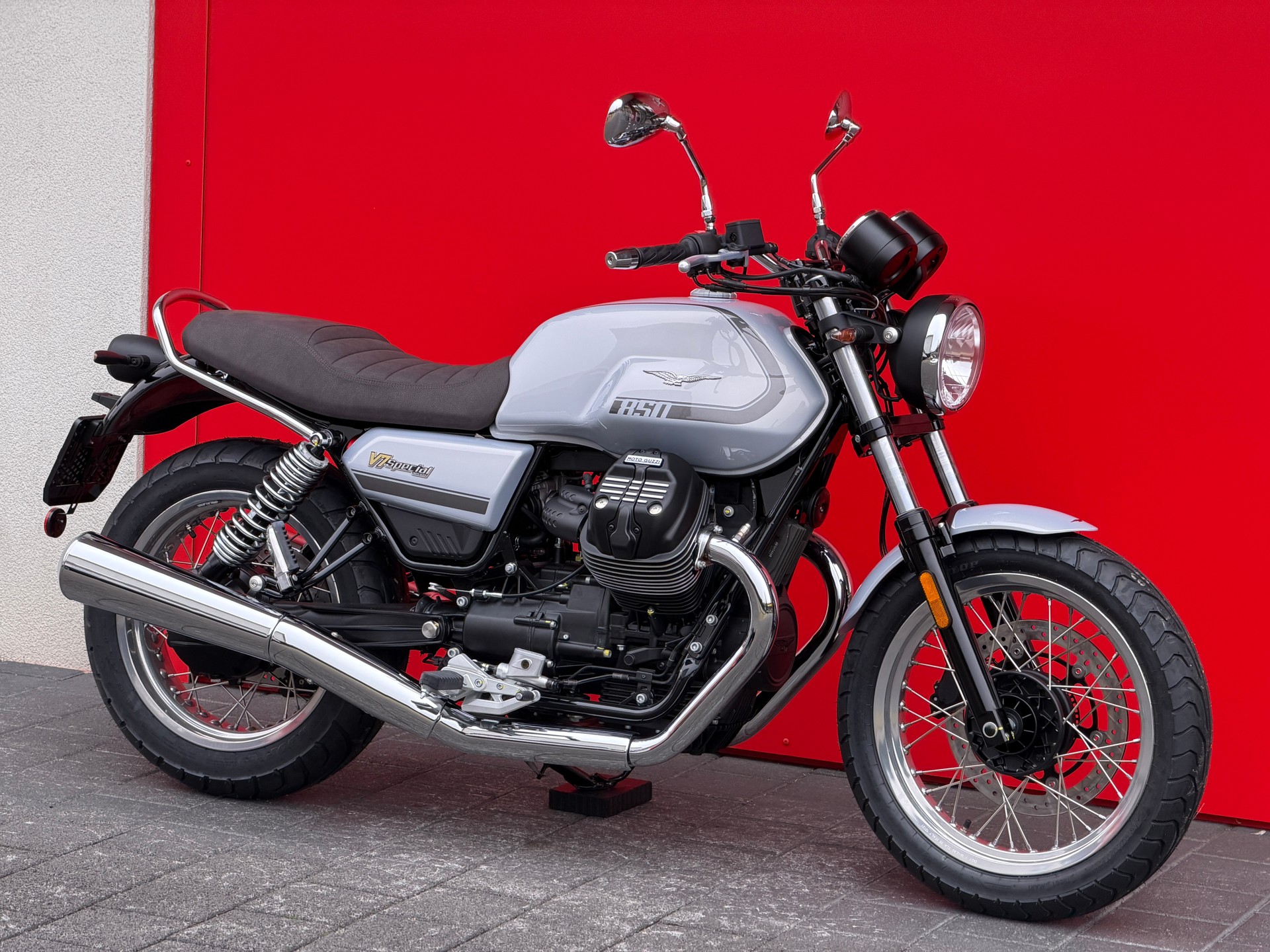 MOTO GUZZI V7 IV 850 Special (35kW)-image-11