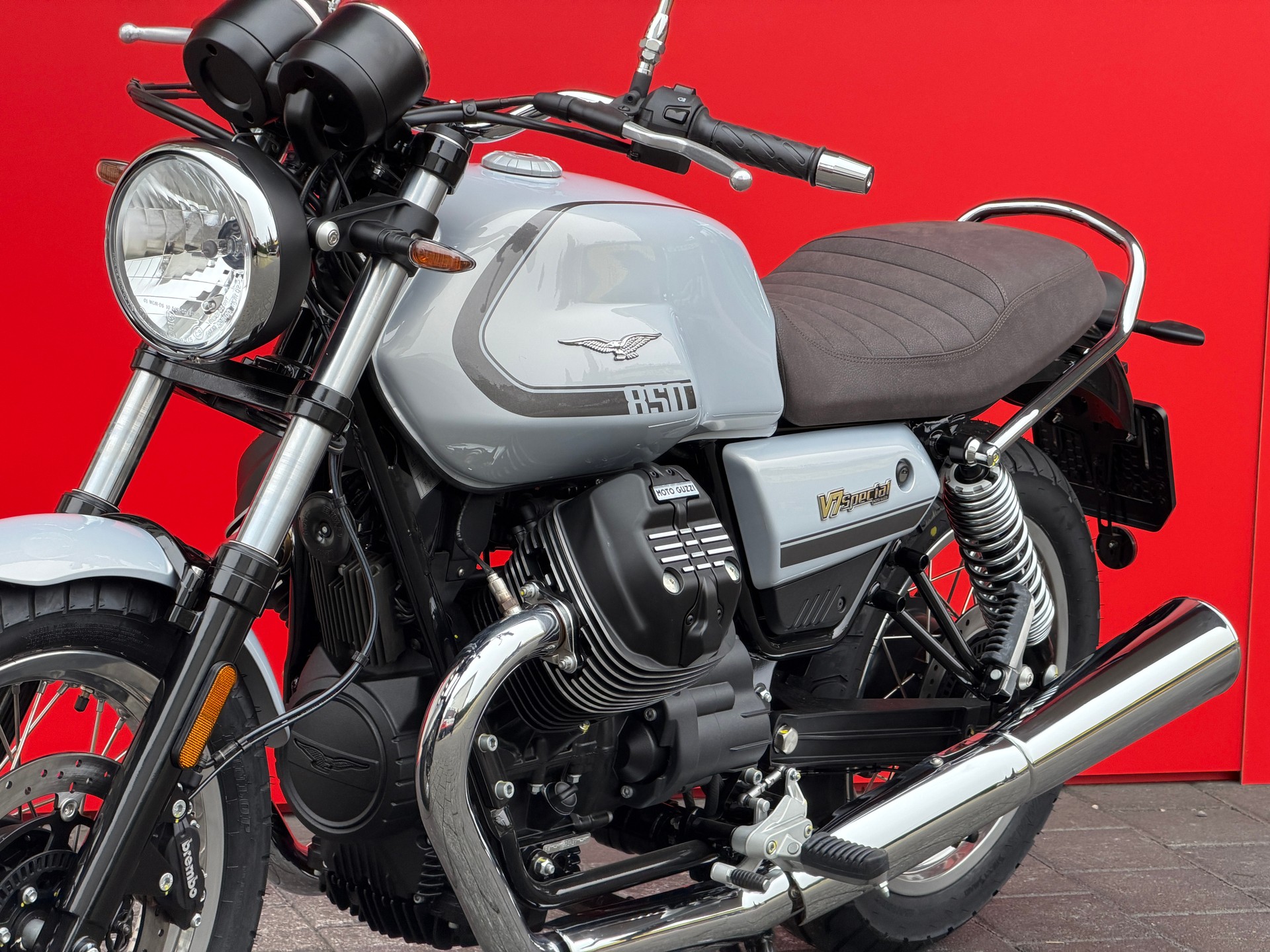 MOTO GUZZI V7 IV 850 Special (35kW)-image-12