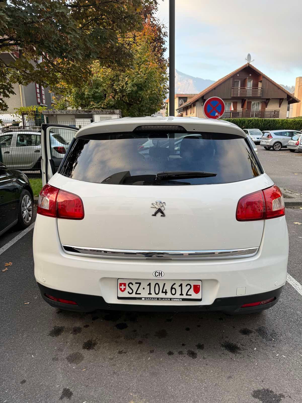 PEUGEOT 4008 1.6 HDi Active 4WD-image-5