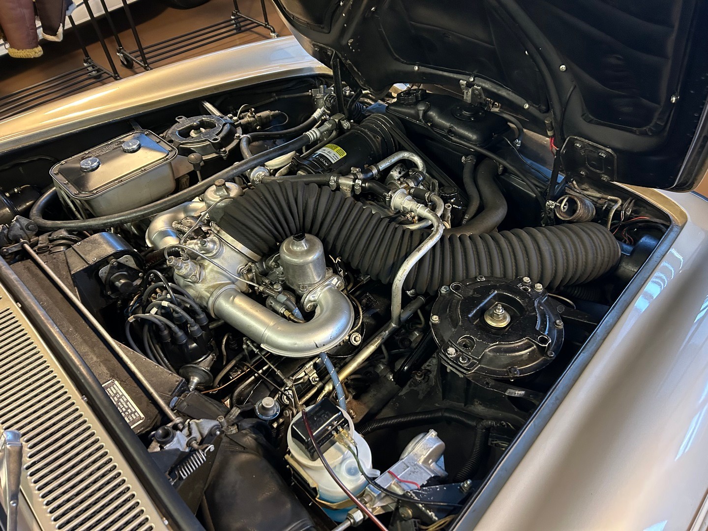 ROLLS-ROYCE Silver Shadow Coupé-image-10
