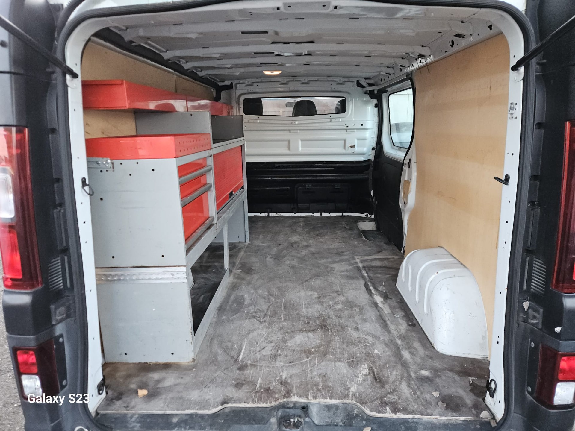 RENAULT Trafic 1.6 dCi 115 2.9t Business L2H1-image-9