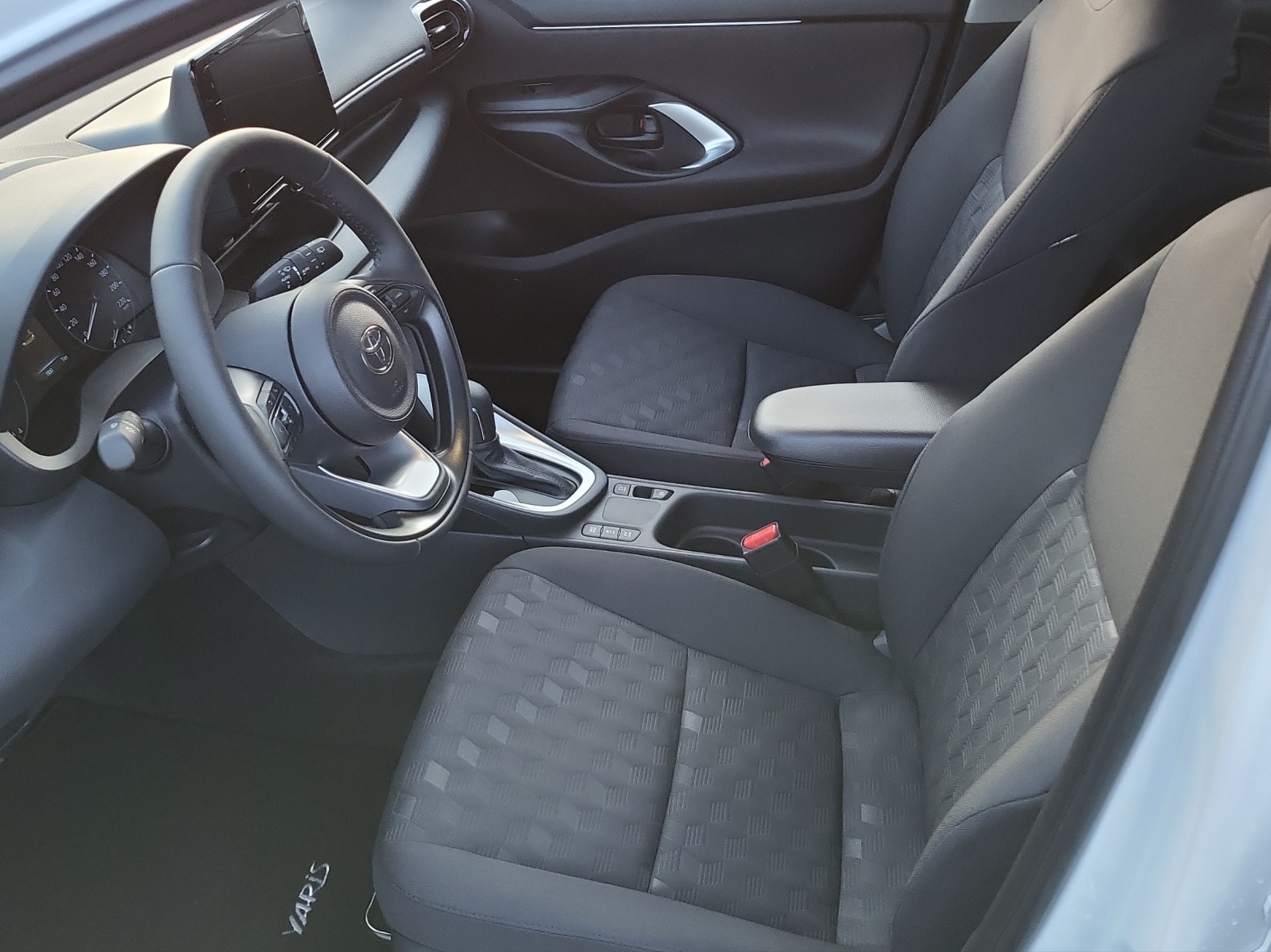 TOYOTA Yaris 1.5 VVT-i HSD Comfort-image-12