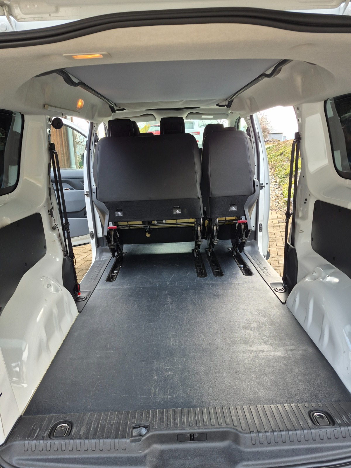 OPEL Vivaro Combi 1.5 CDTI Essentia s/s M-image-10