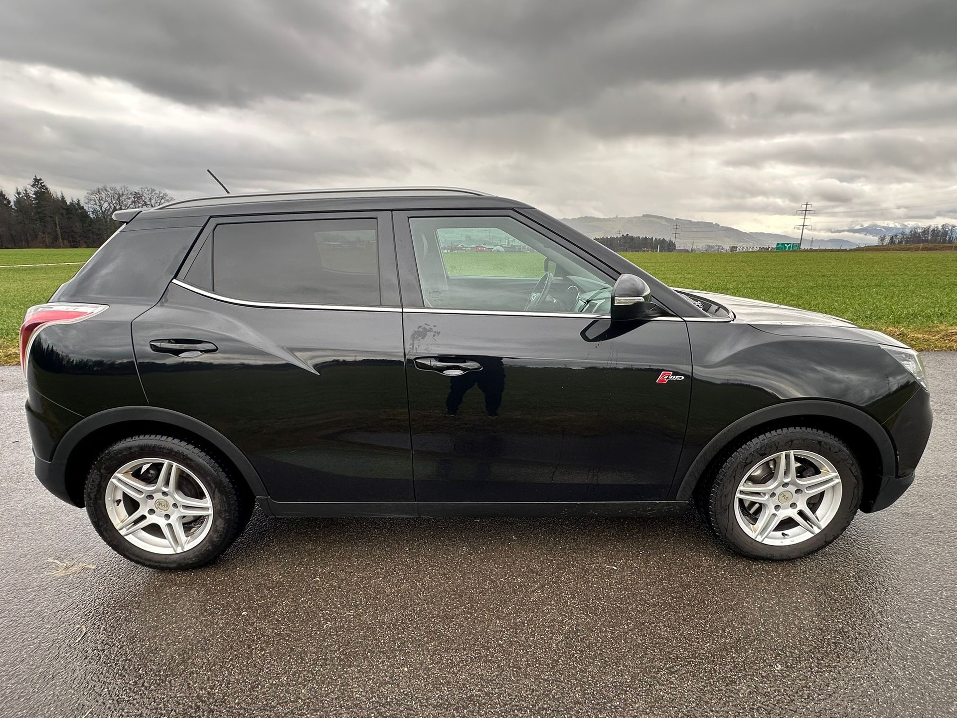 KGM-SsangYong Tivoli 1.6 eXDi Crystal 4WD Automatic-showroom-element-3