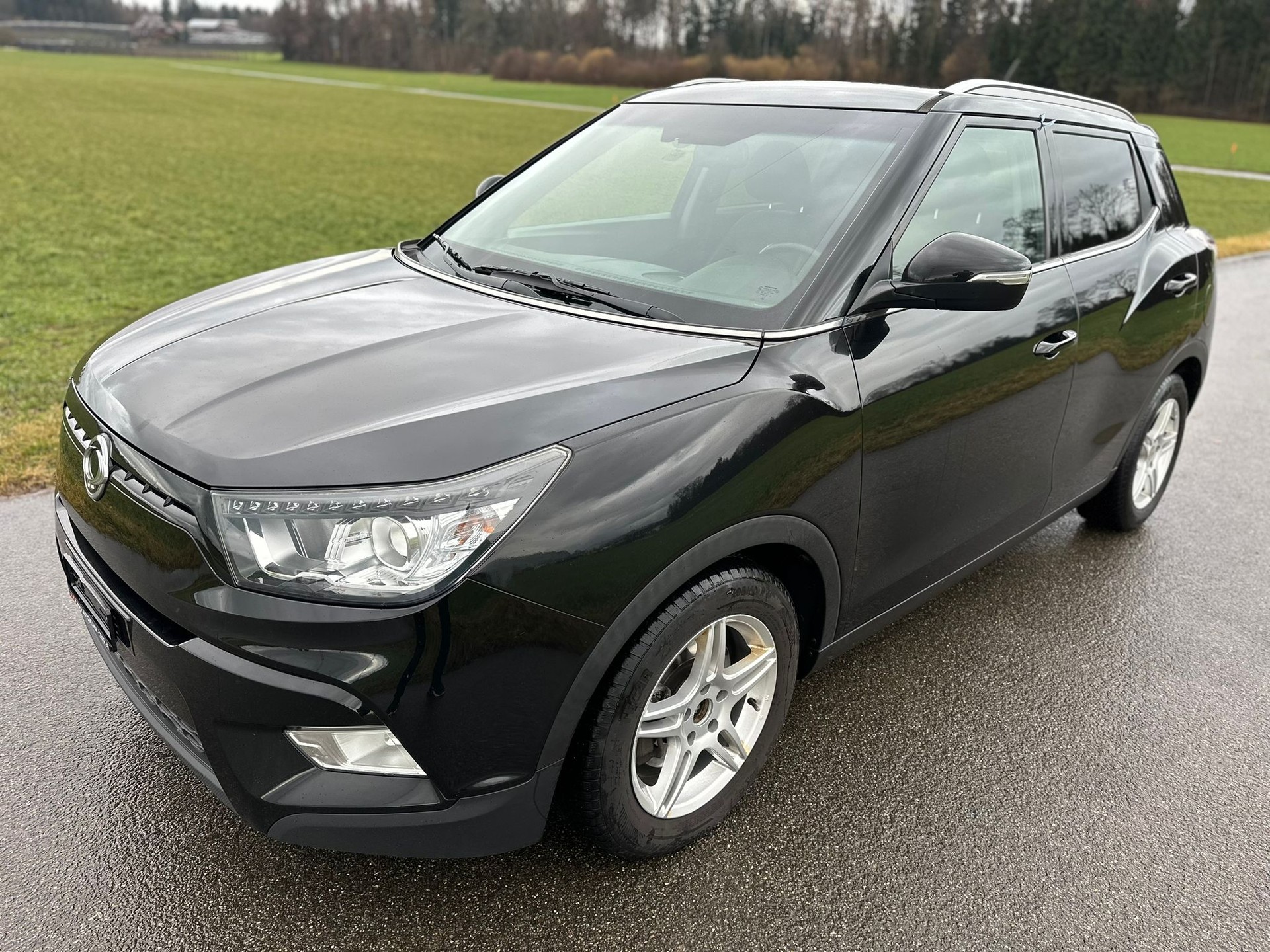 KGM-SsangYong Tivoli 1.6 eXDi Crystal 4WD Automatic-showroom-element-1