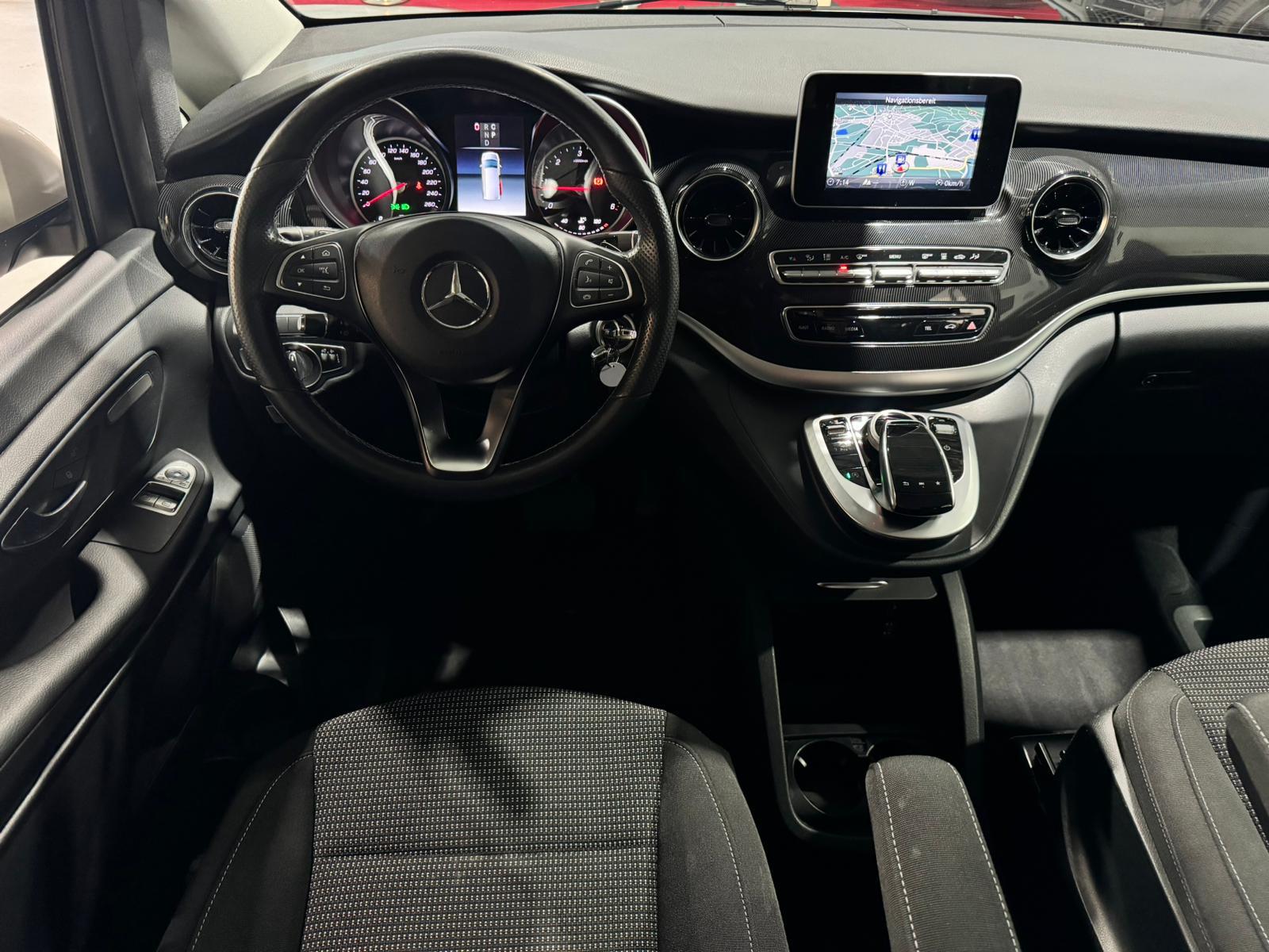 MERCEDES-BENZ V 220 d kurz 4matic Van CH FAHRZEUG-image-15