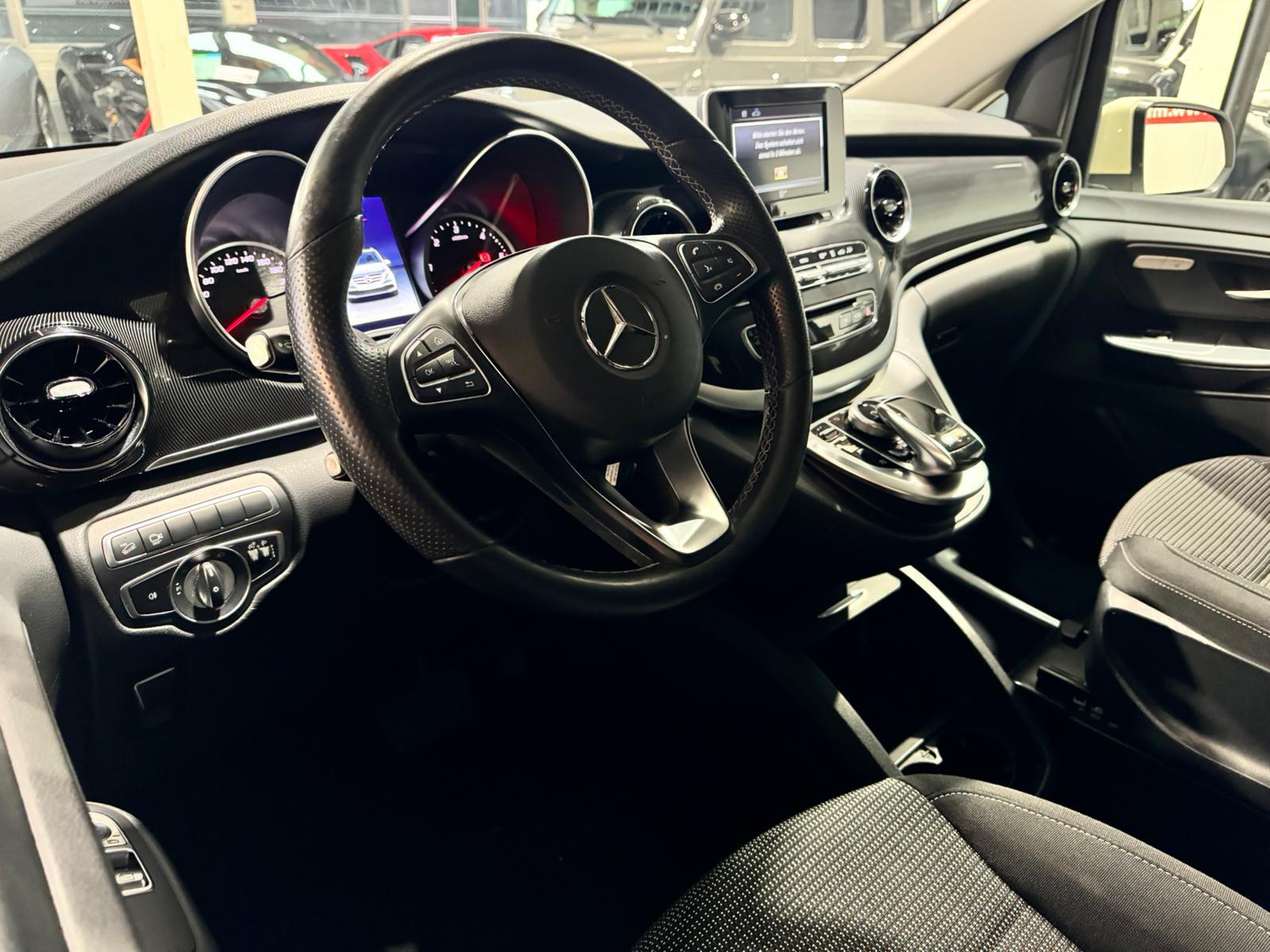 MERCEDES-BENZ V 220 d kurz 4matic Van CH FAHRZEUG-image-14