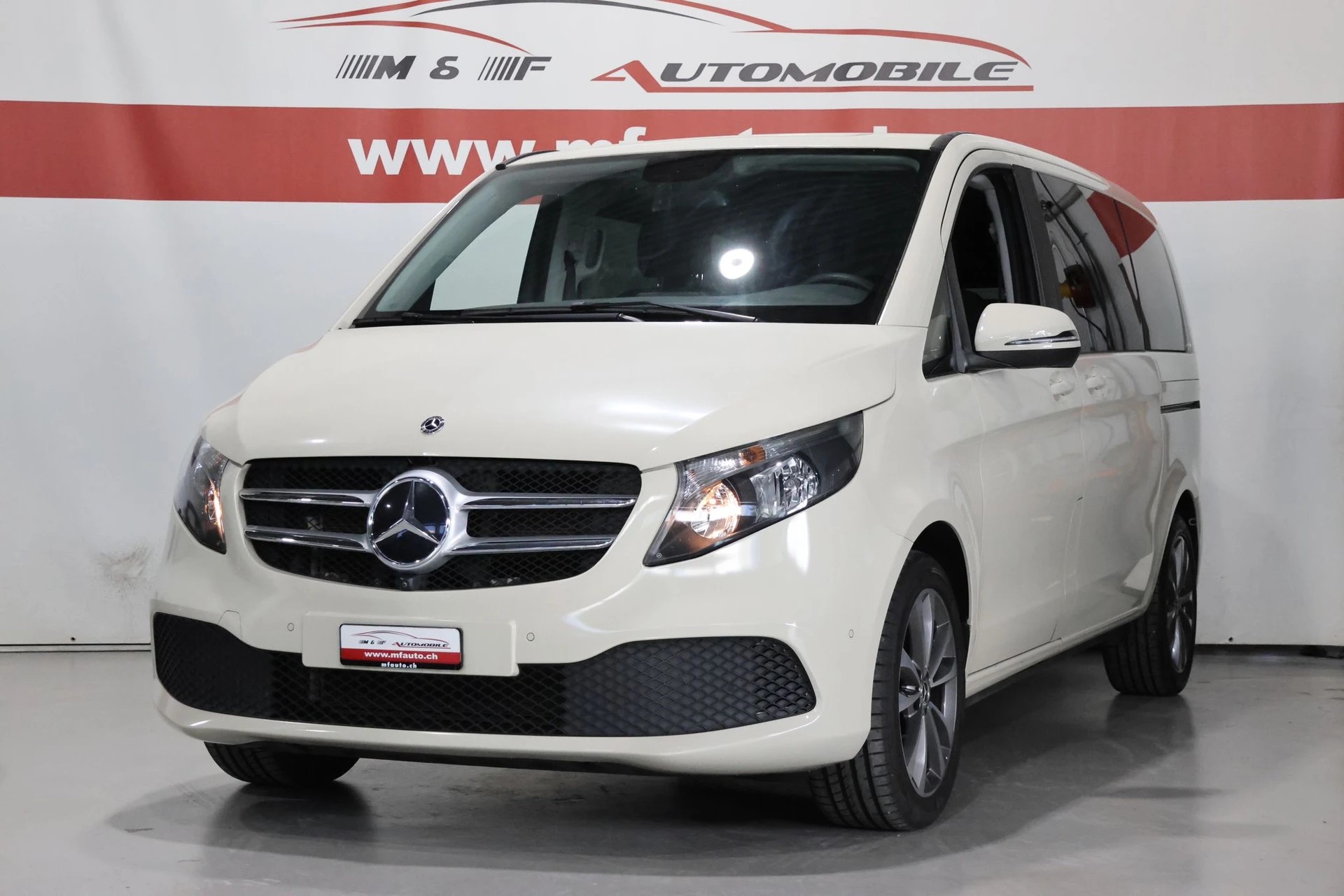 MERCEDES-BENZ V 220 d kurz 4matic Van CH FAHRZEUG-showroom-element-1