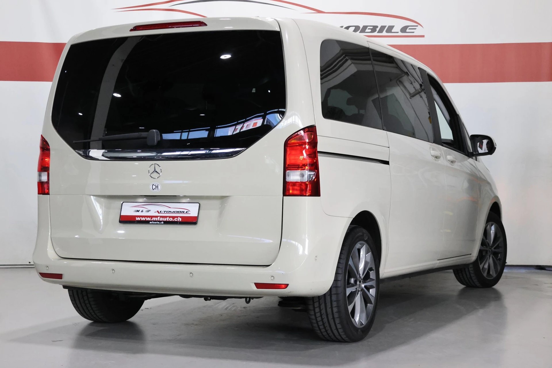 MERCEDES-BENZ V 220 d kurz 4matic Van CH FAHRZEUG-image-7