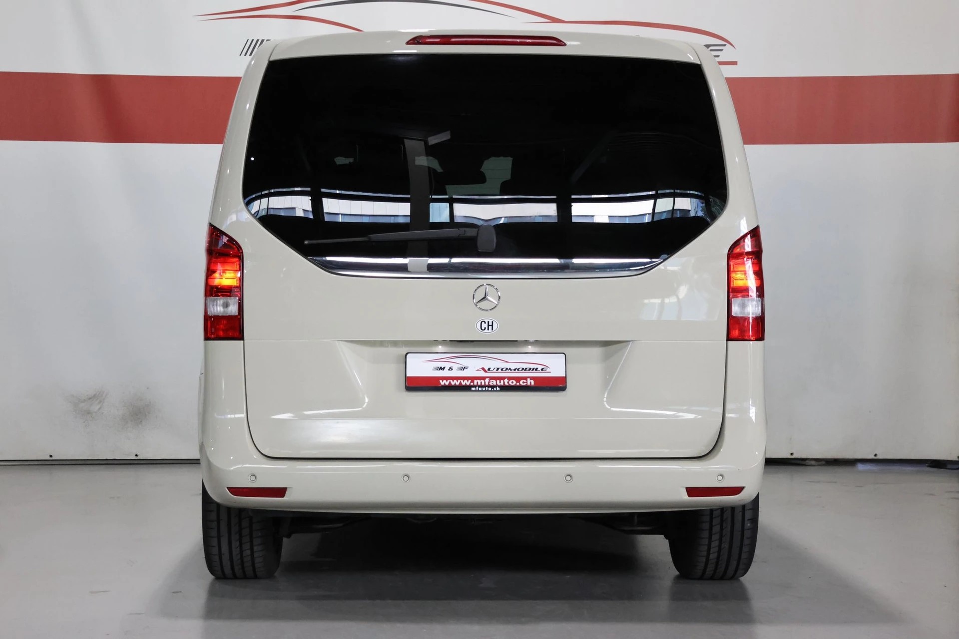MERCEDES-BENZ V 220 d kurz 4matic Van CH FAHRZEUG-image-6