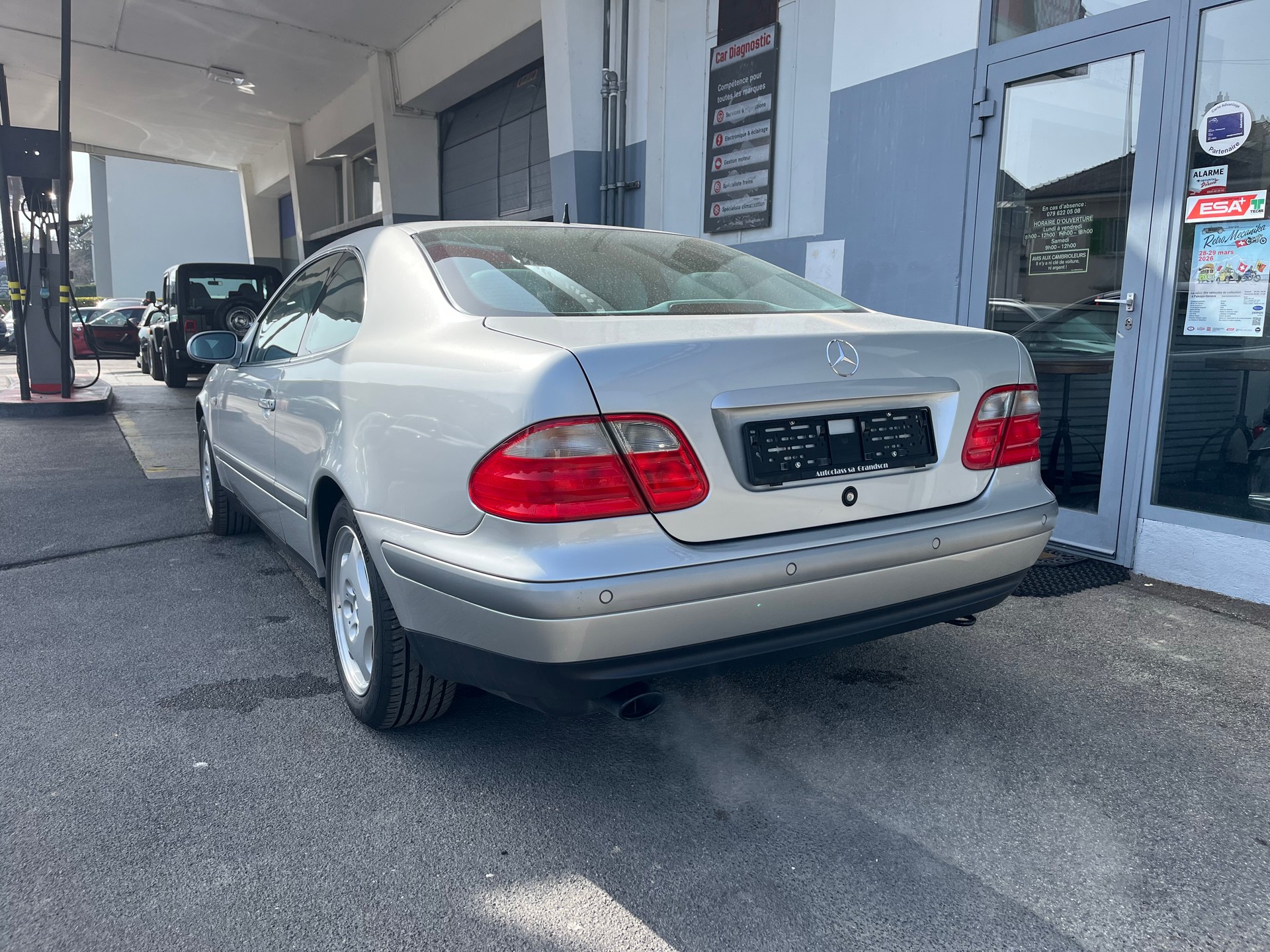 MERCEDES-BENZ CLK 320 Elégance Automatic-showroom-element-1