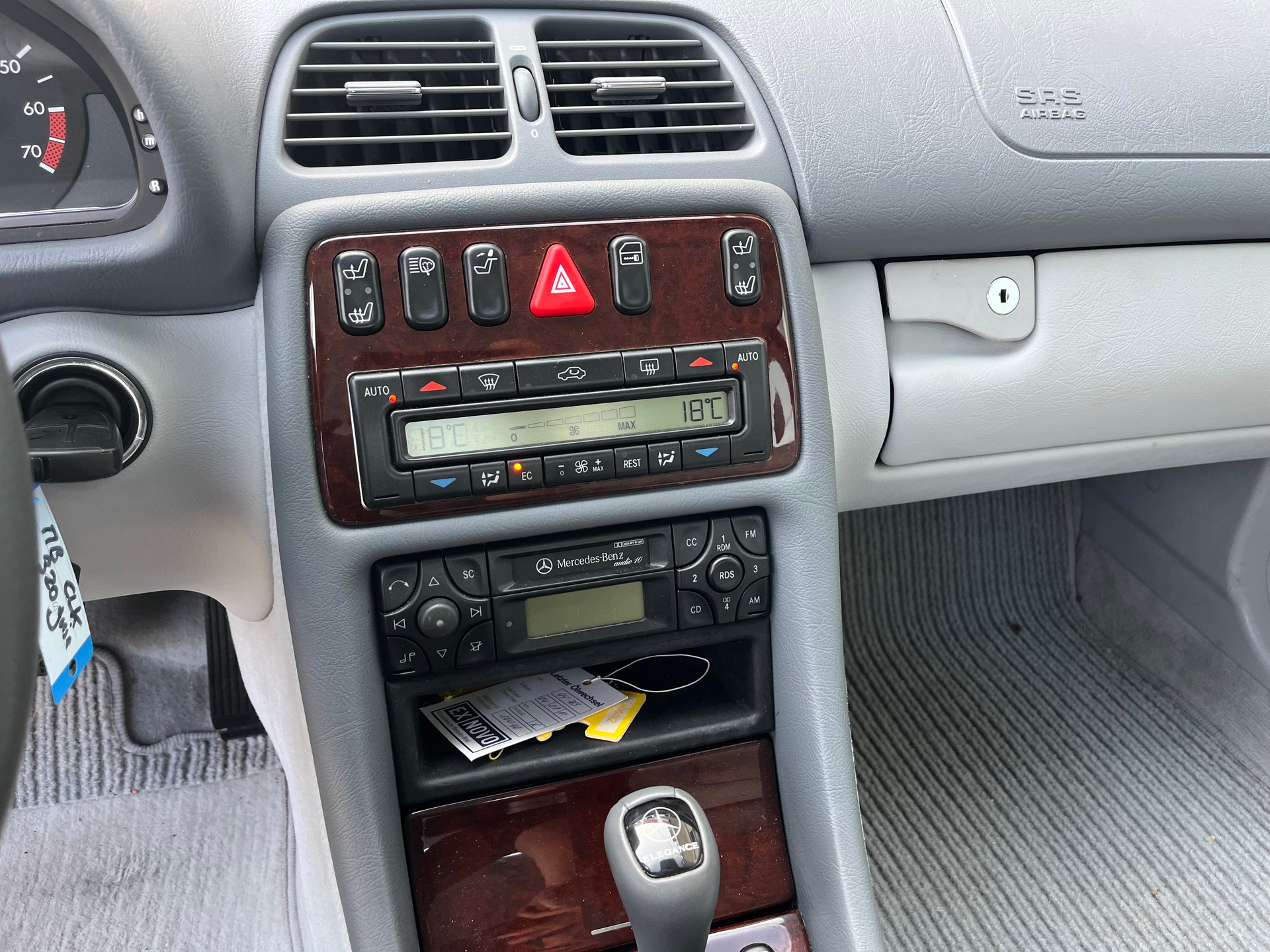 MERCEDES-BENZ CLK 320 Elégance Automatic-image-12