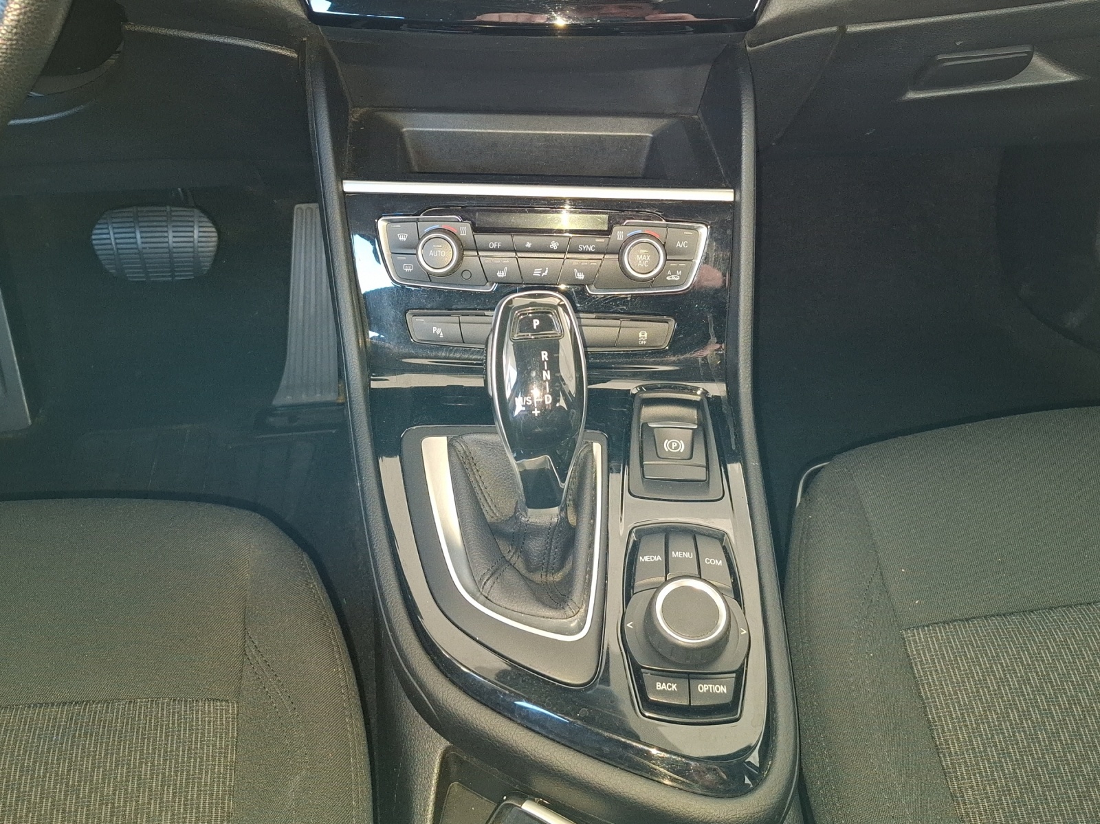 BMW 218d xDrive Gran Tourer Steptronic // 8-fach Aluminiumbereift-image-12