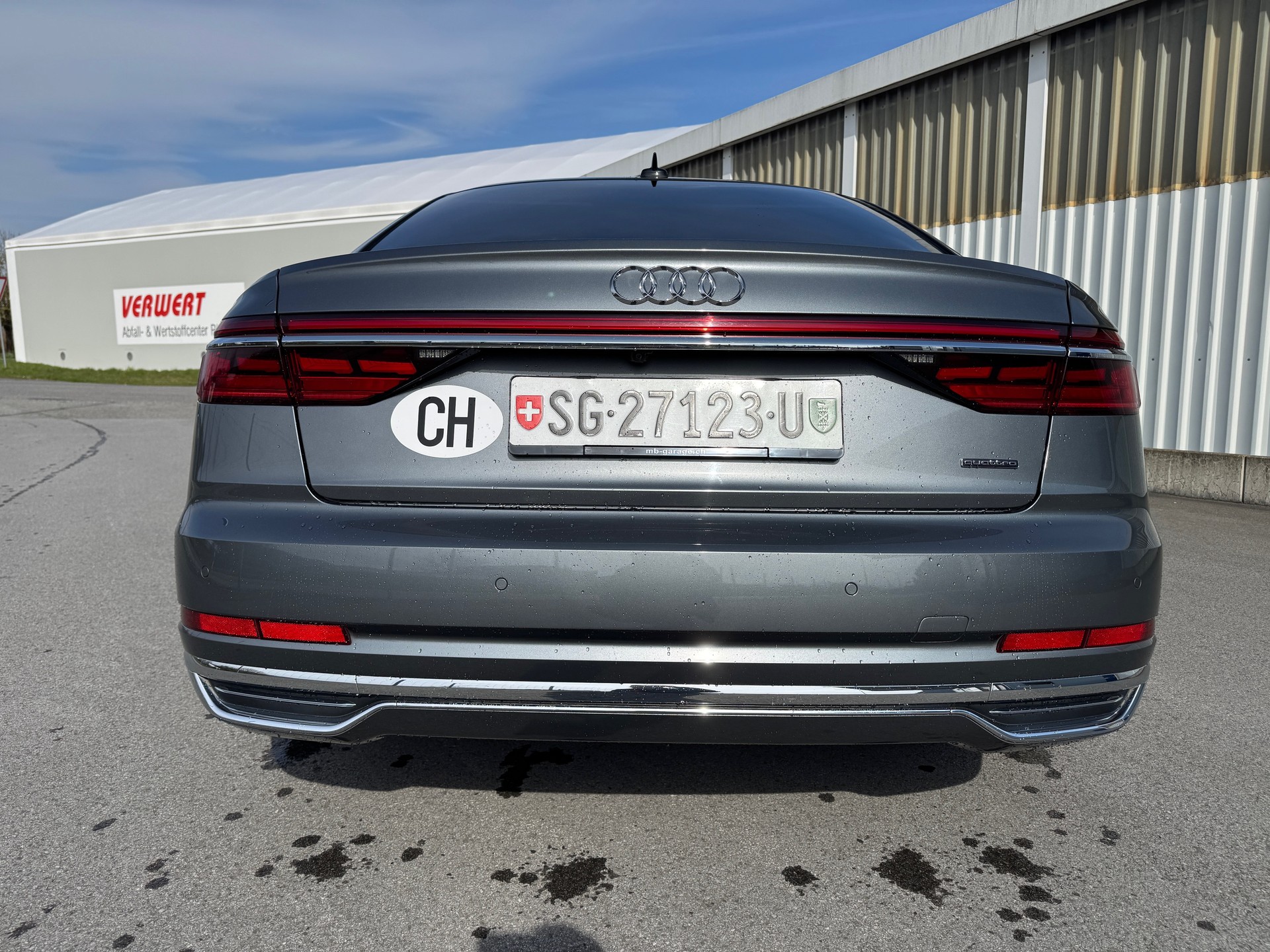 AUDI A8 60 L TFSI e quattro tiptronic-image-7