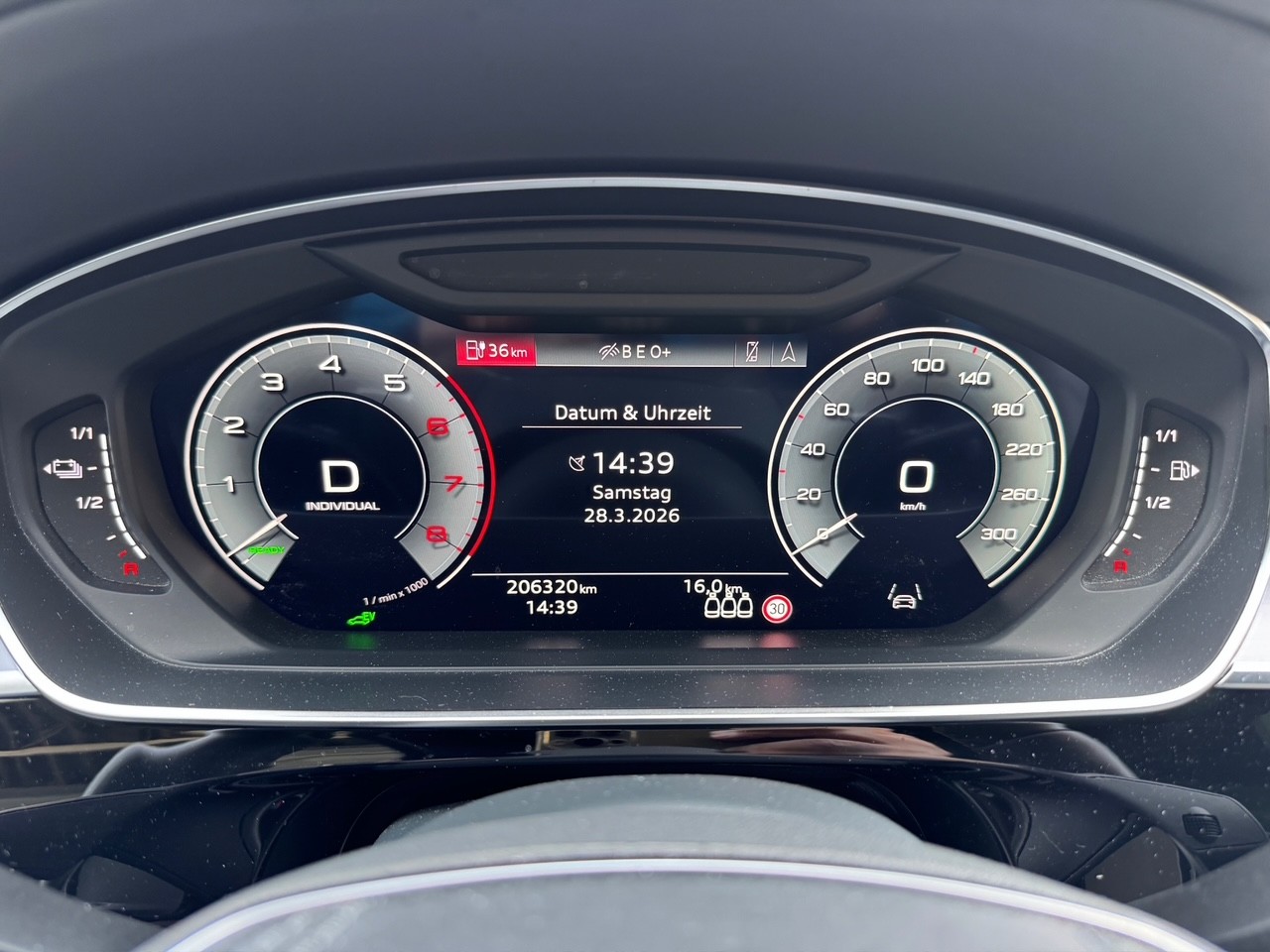AUDI A8 60 L TFSI e quattro tiptronic-image-17