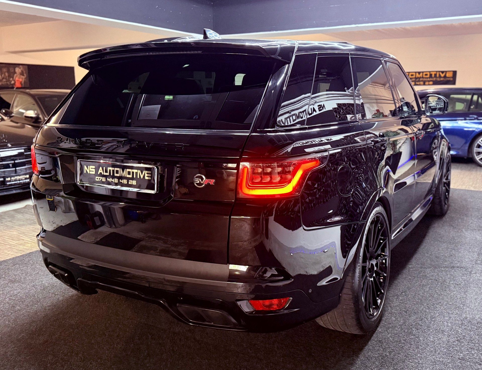 LAND ROVER Range Rover Sport 5.0 V8 S/C SVR Automatic-showroom-element-3