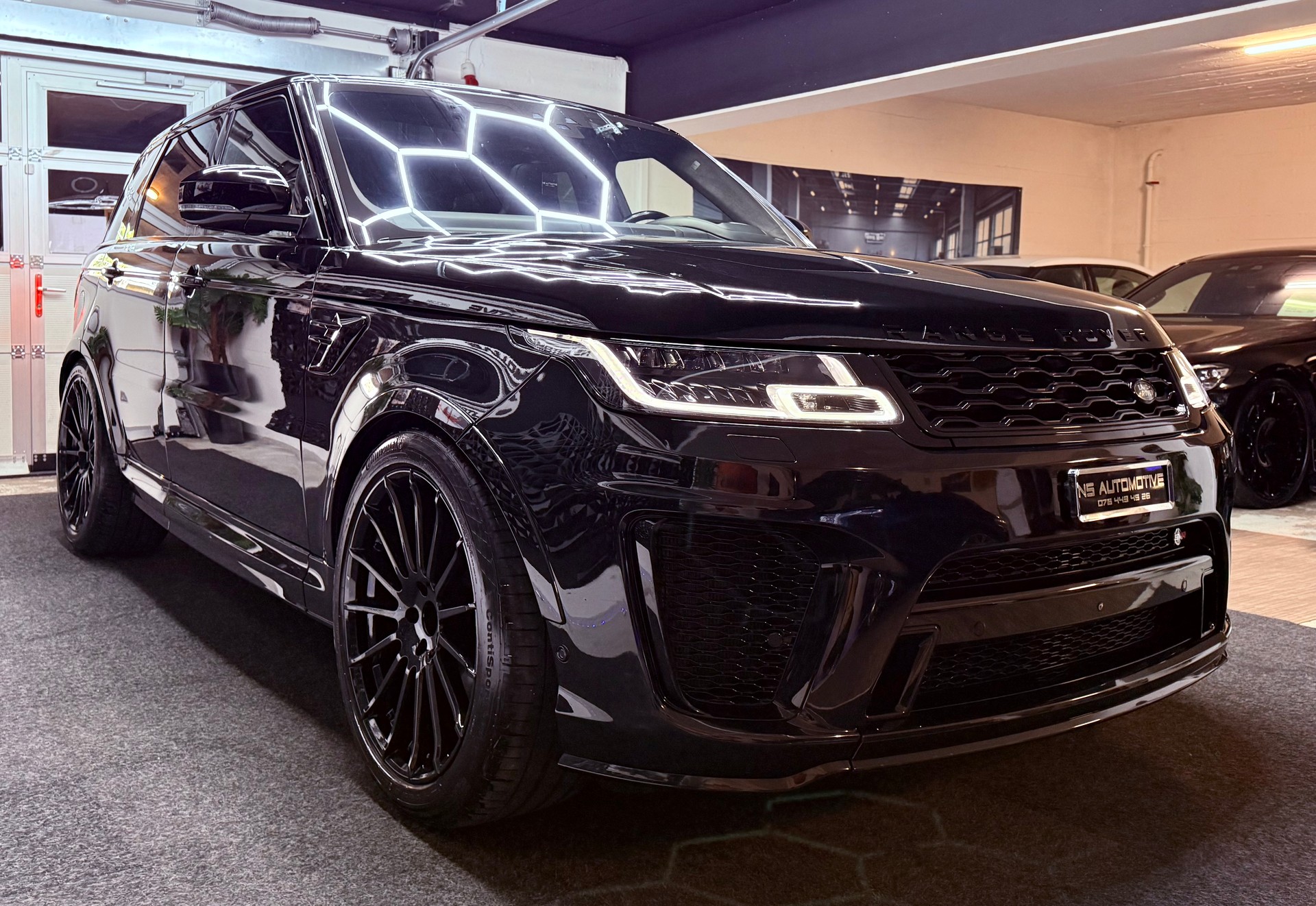 LAND ROVER Range Rover Sport 5.0 V8 S/C SVR Automatic-showroom-element-2