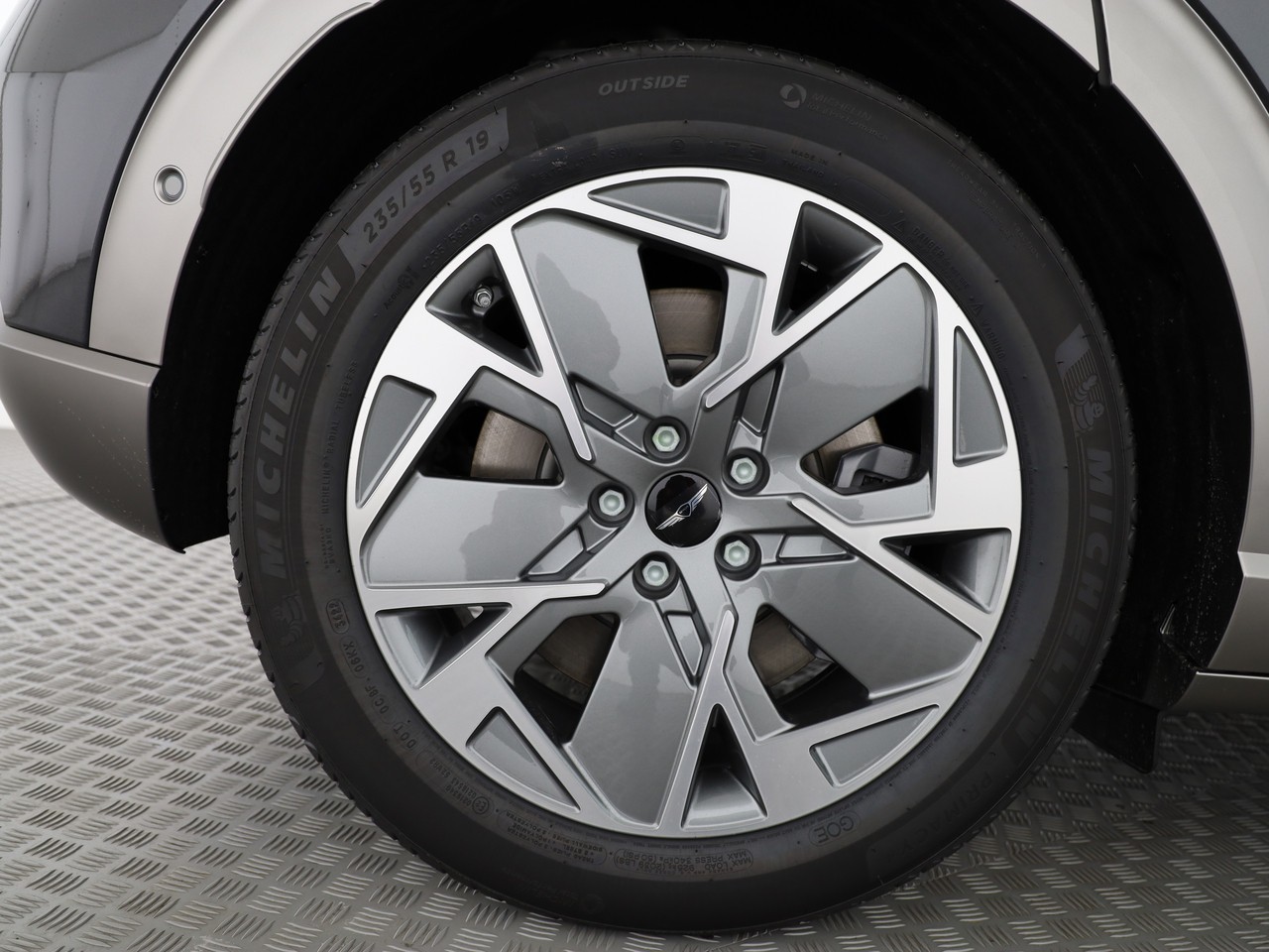 GENESIS GV60 77.4 kWh Premium-image-7