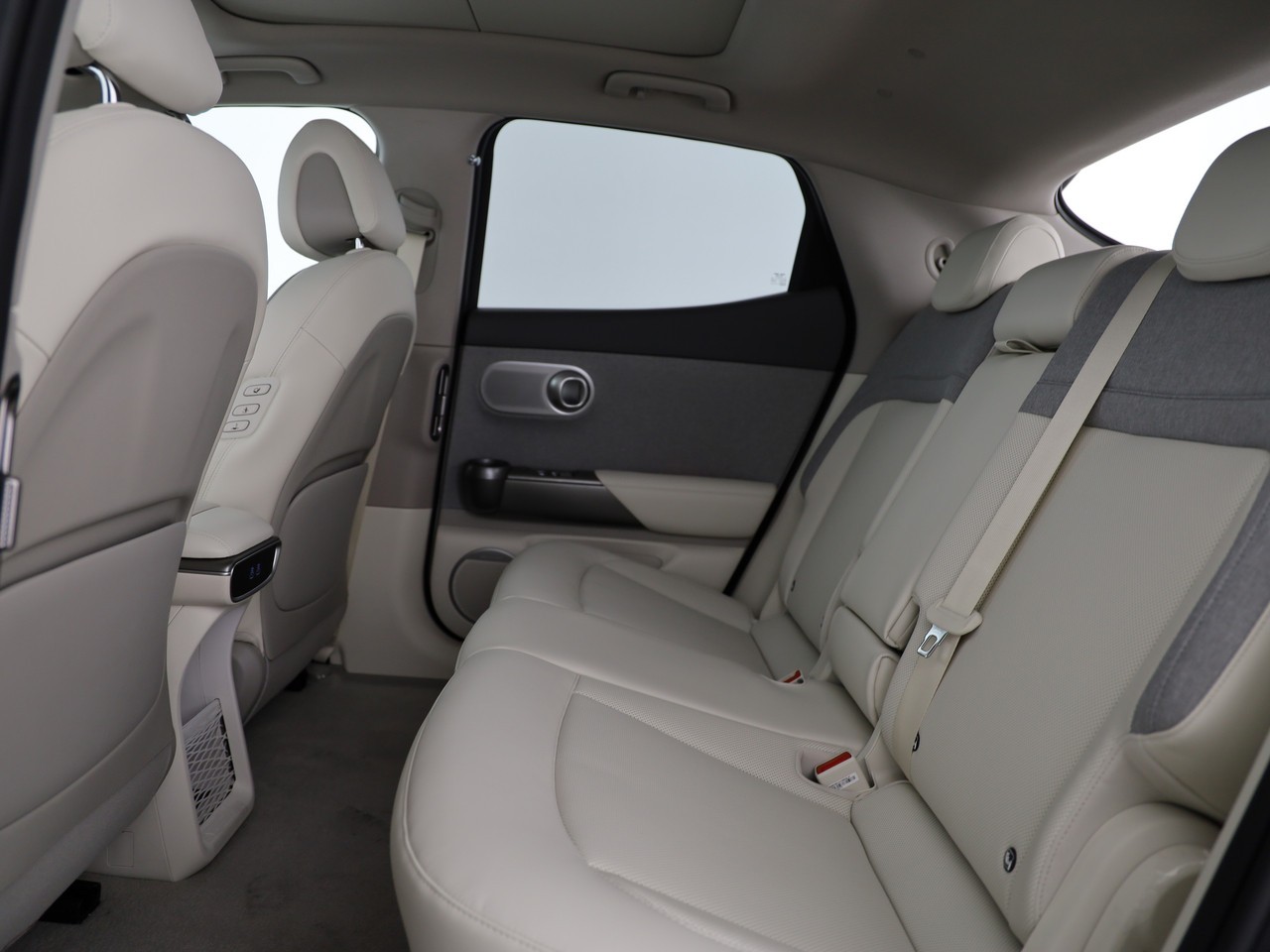 GENESIS GV60 77.4 kWh Premium-image-4