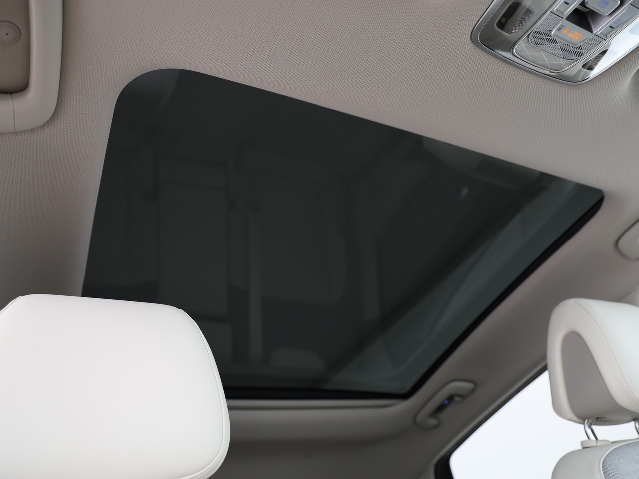 GENESIS GV60 77.4 kWh Premium-image-18